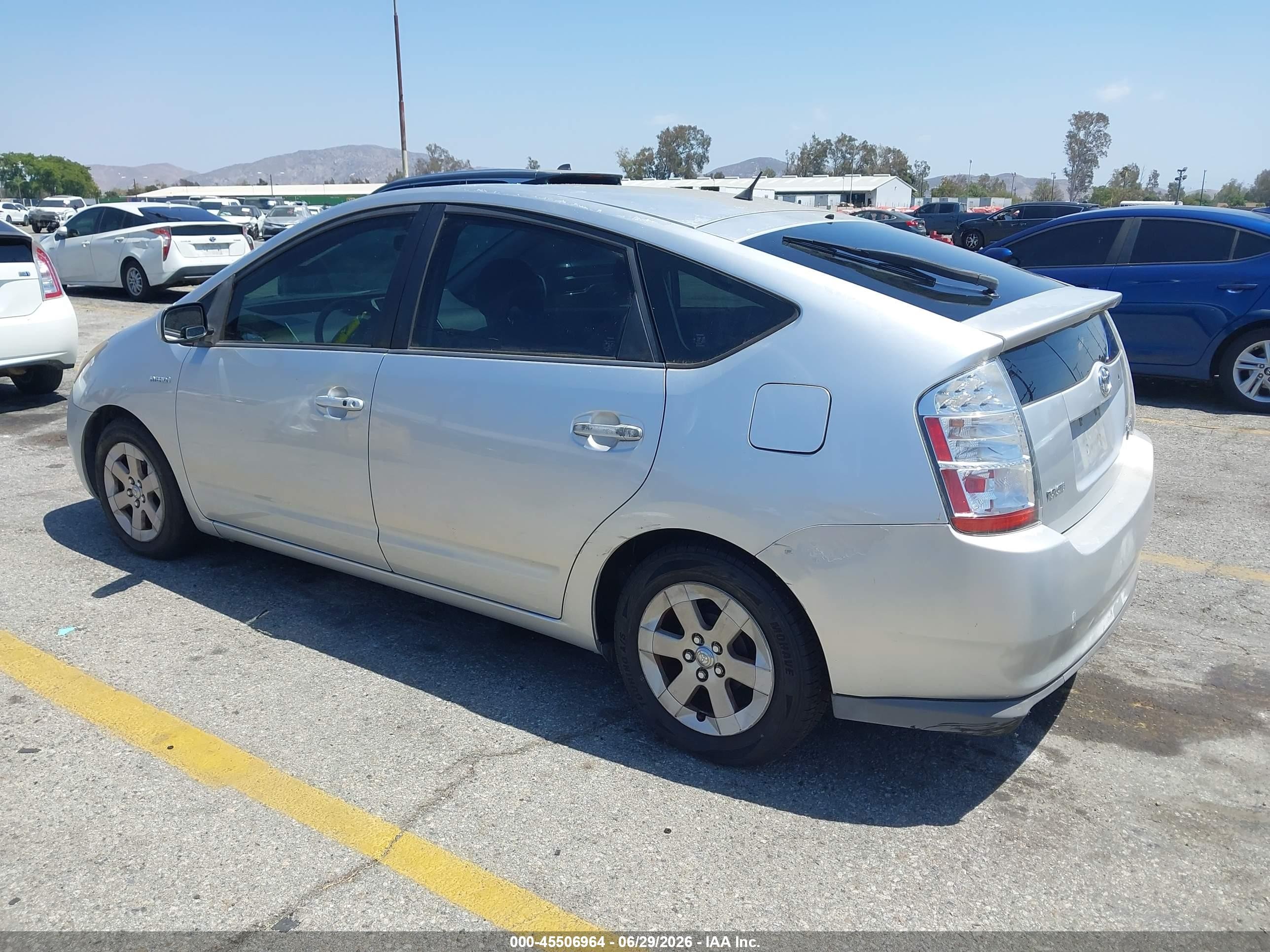 2007 Toyota Prius   Silver vin: JTDKB20U477668631
