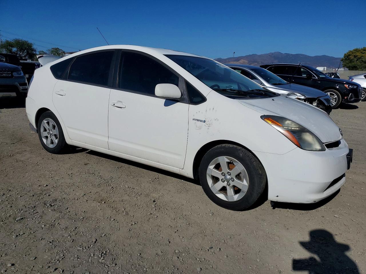 2008 Toyota Prius Base White vin: JTDKB20U483373683