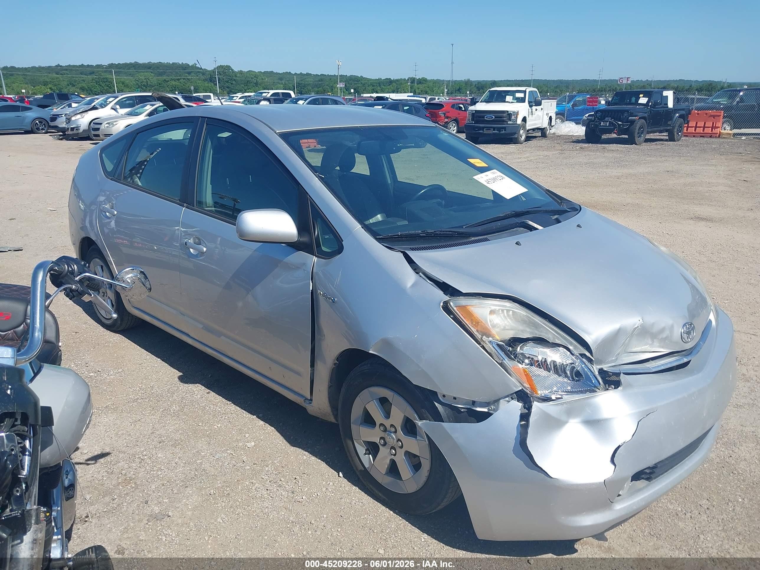 2008 Toyota Prius   Silver vin: JTDKB20U483378429