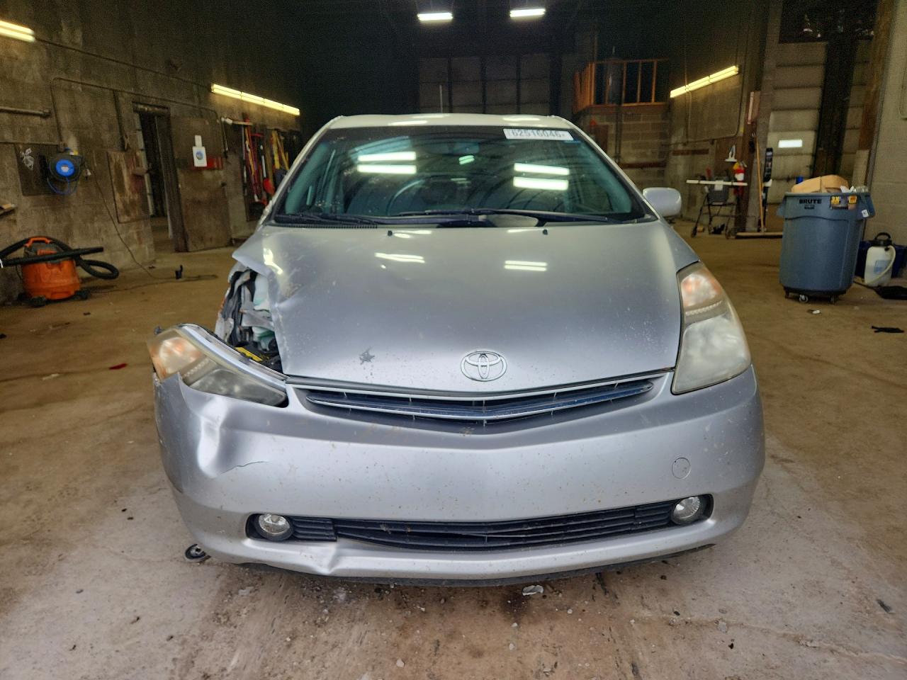 2008 Toyota Prius Base Silver vin: JTDKB20U483385185