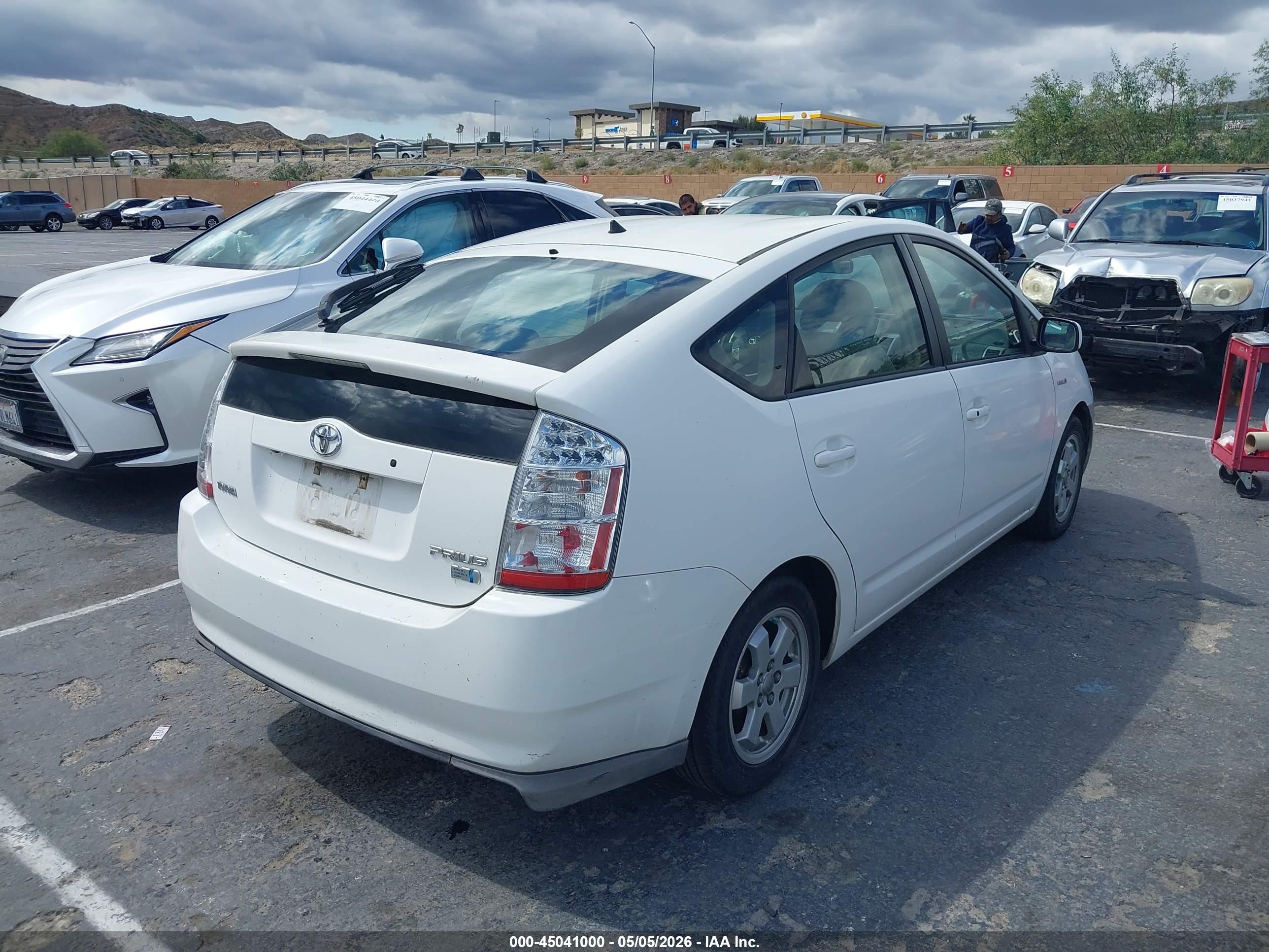 2008 Toyota Prius   White vin: JTDKB20U483413258
