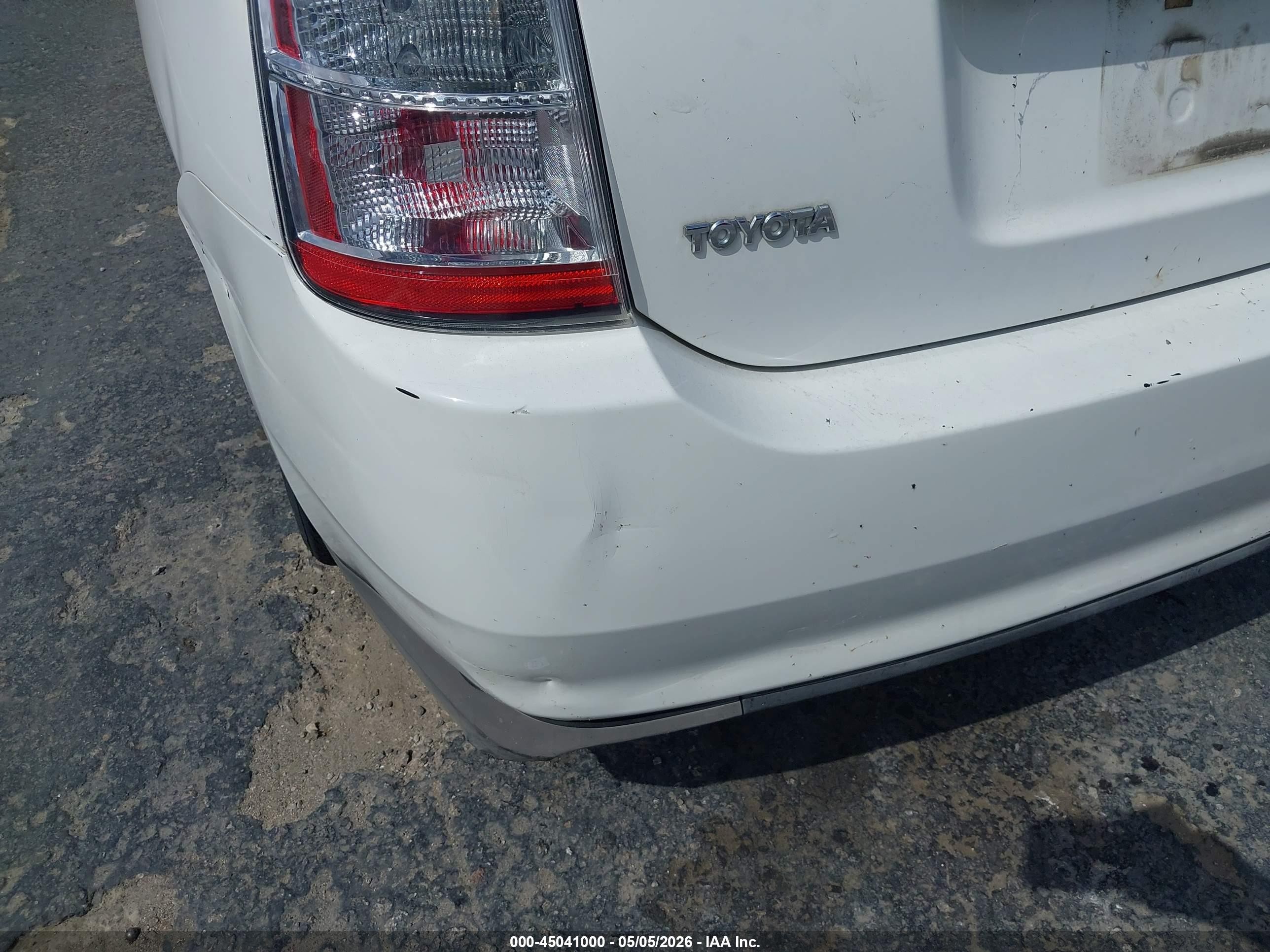 2008 Toyota Prius   White vin: JTDKB20U483413258