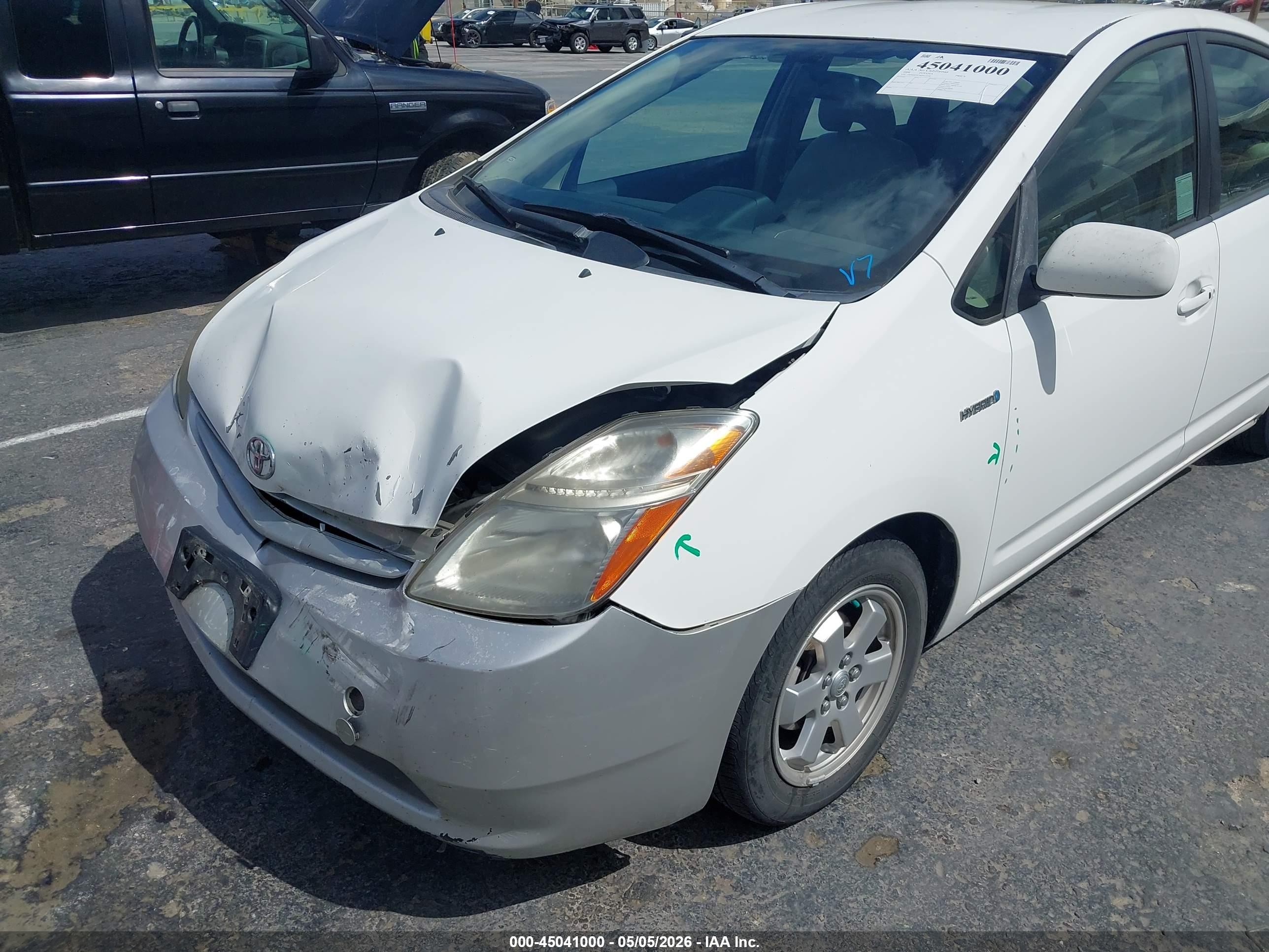 2008 Toyota Prius   White vin: JTDKB20U483413258
