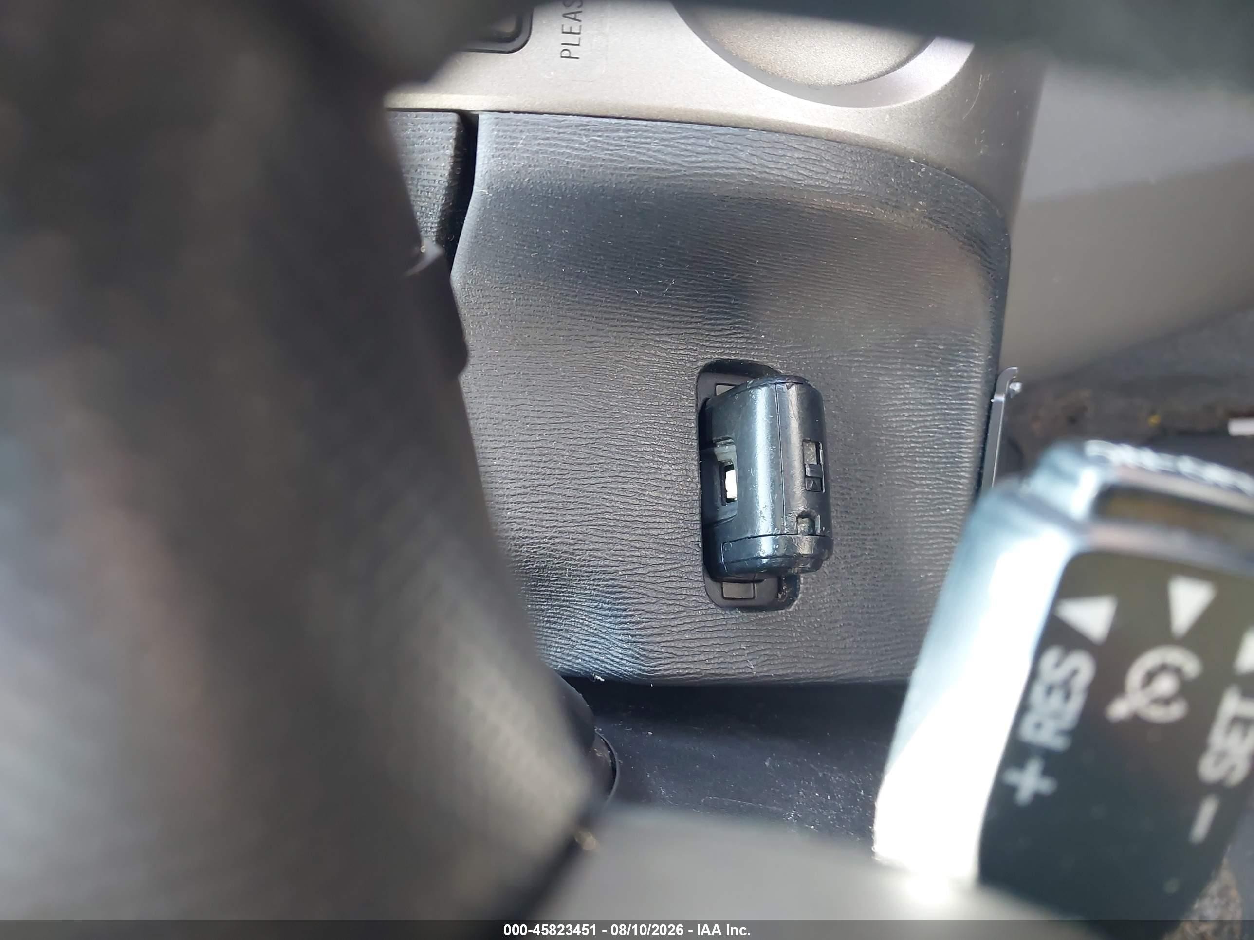 2008 Toyota Prius   White vin: JTDKB20U483417343