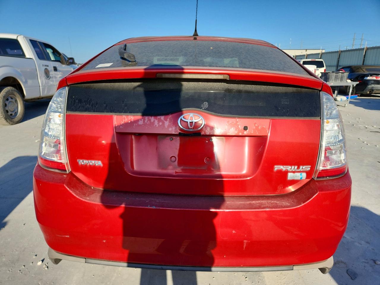 2008 Toyota Prius Base Red vin: JTDKB20U487748688