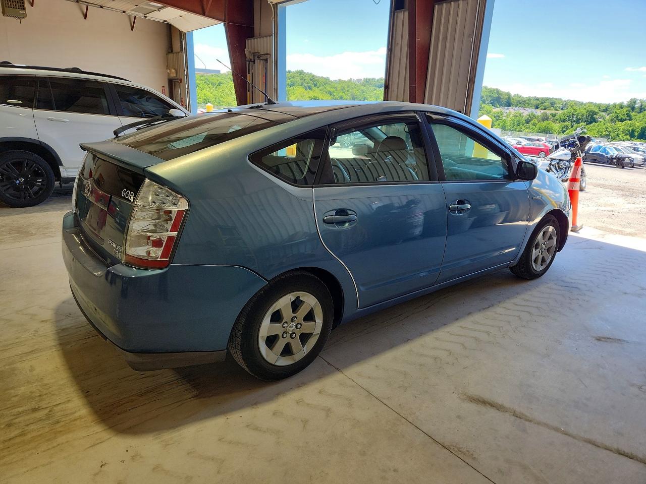2008 Toyota Prius Base Blue vin: JTDKB20U487812082