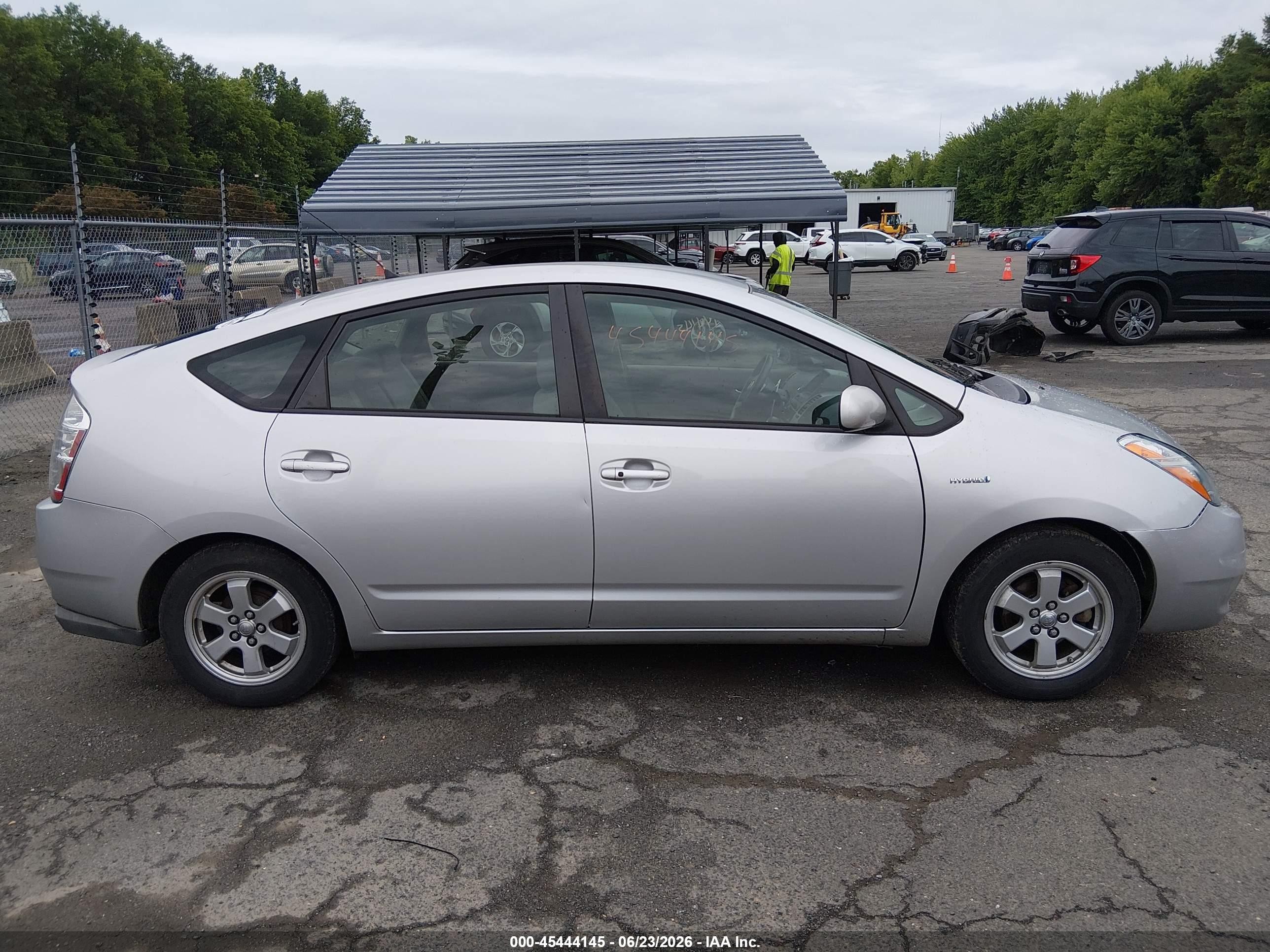 2009 Toyota Prius   Silver vin: JTDKB20U493482792
