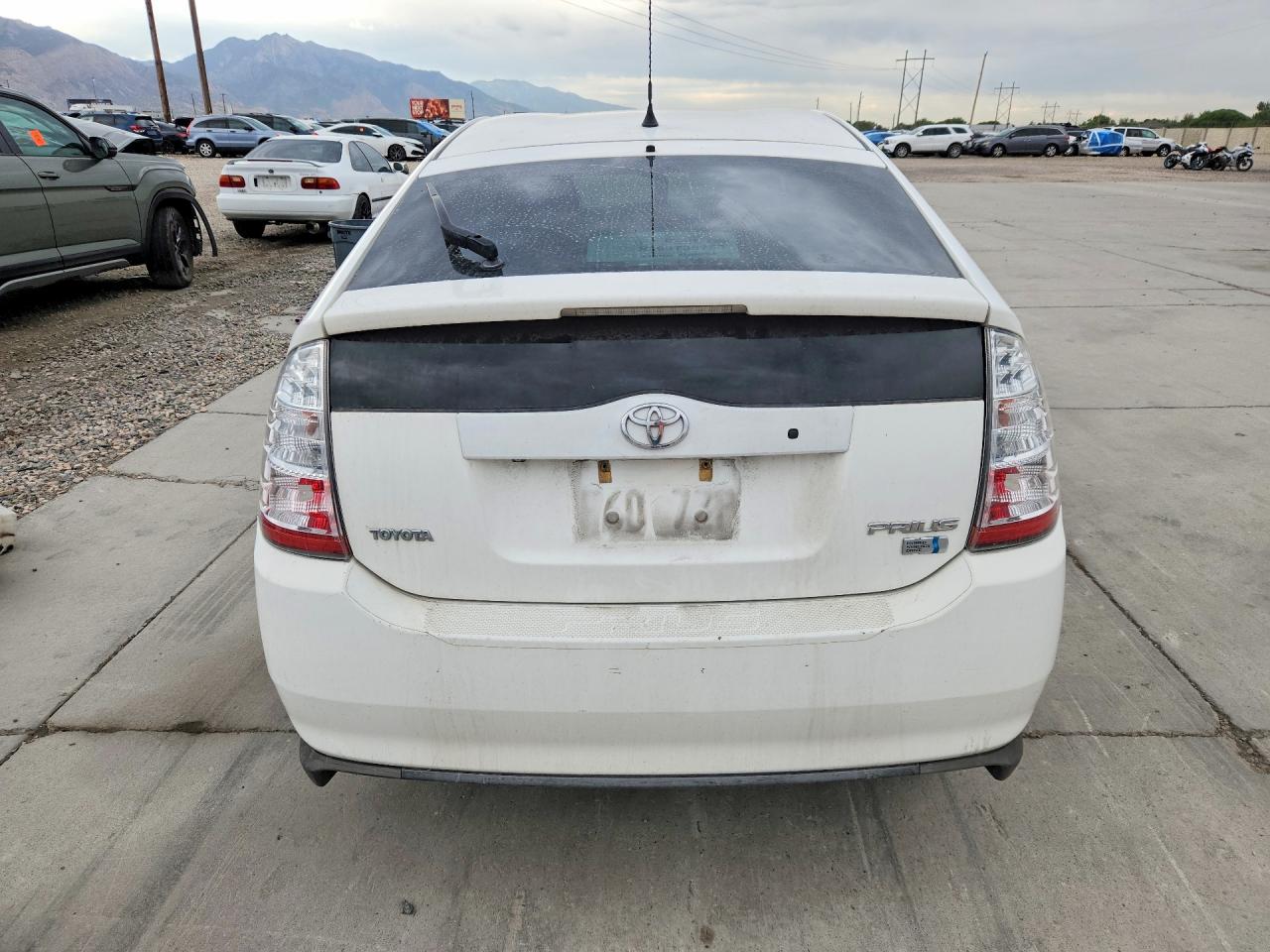 2009 Toyota Prius Base Белый vin: JTDKB20U497829191