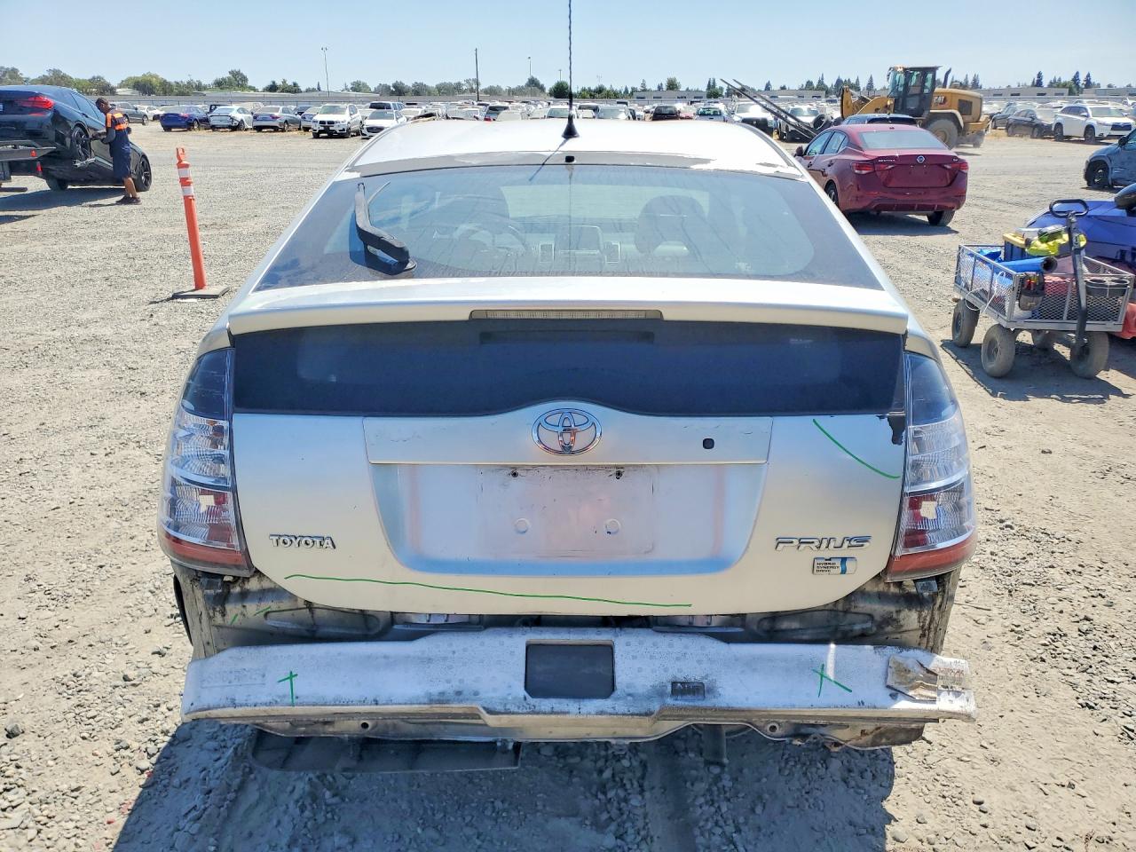 2004 Toyota Prius Base Silver vin: JTDKB20U540030778
