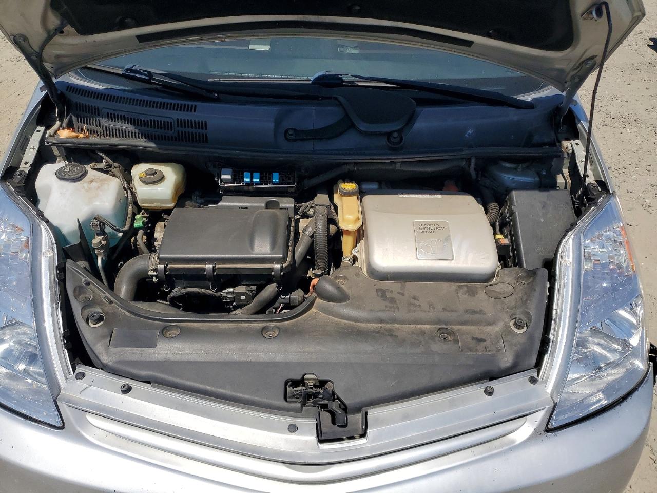 2004 Toyota Prius Base Silver vin: JTDKB20U540030778