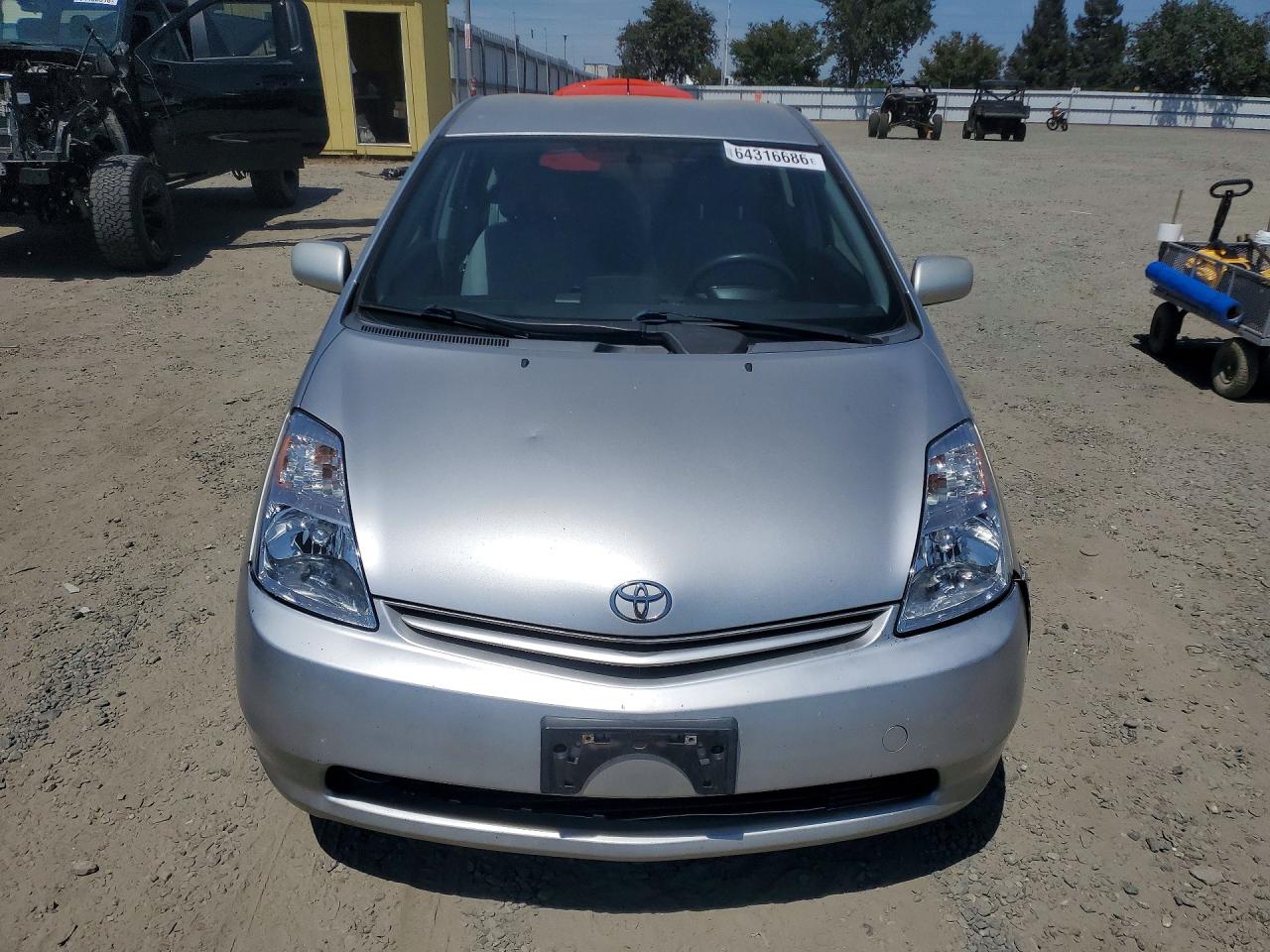 2004 Toyota Prius Base Silver vin: JTDKB20U540030778