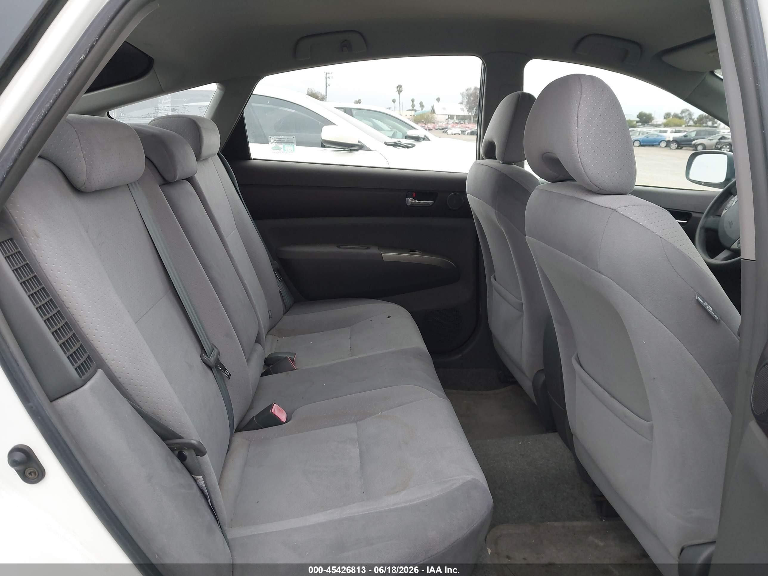 2004 Toyota Prius   Белый vin: JTDKB20U540058726
