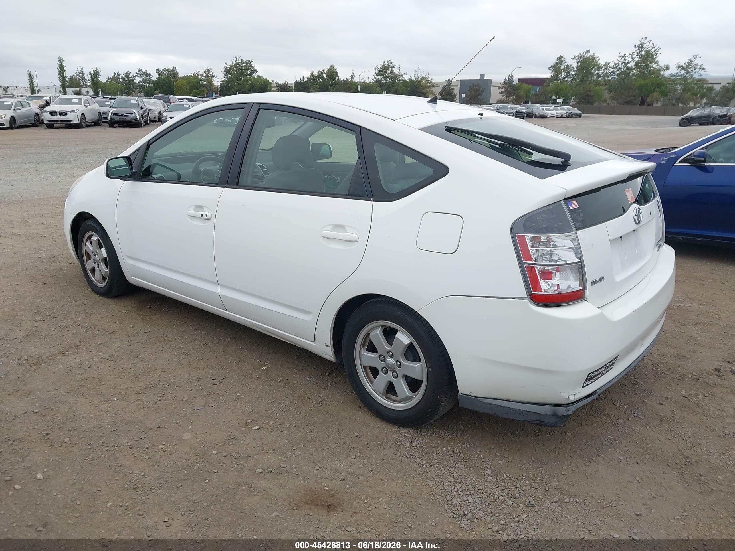 2004 Toyota Prius   Белый vin: JTDKB20U540058726