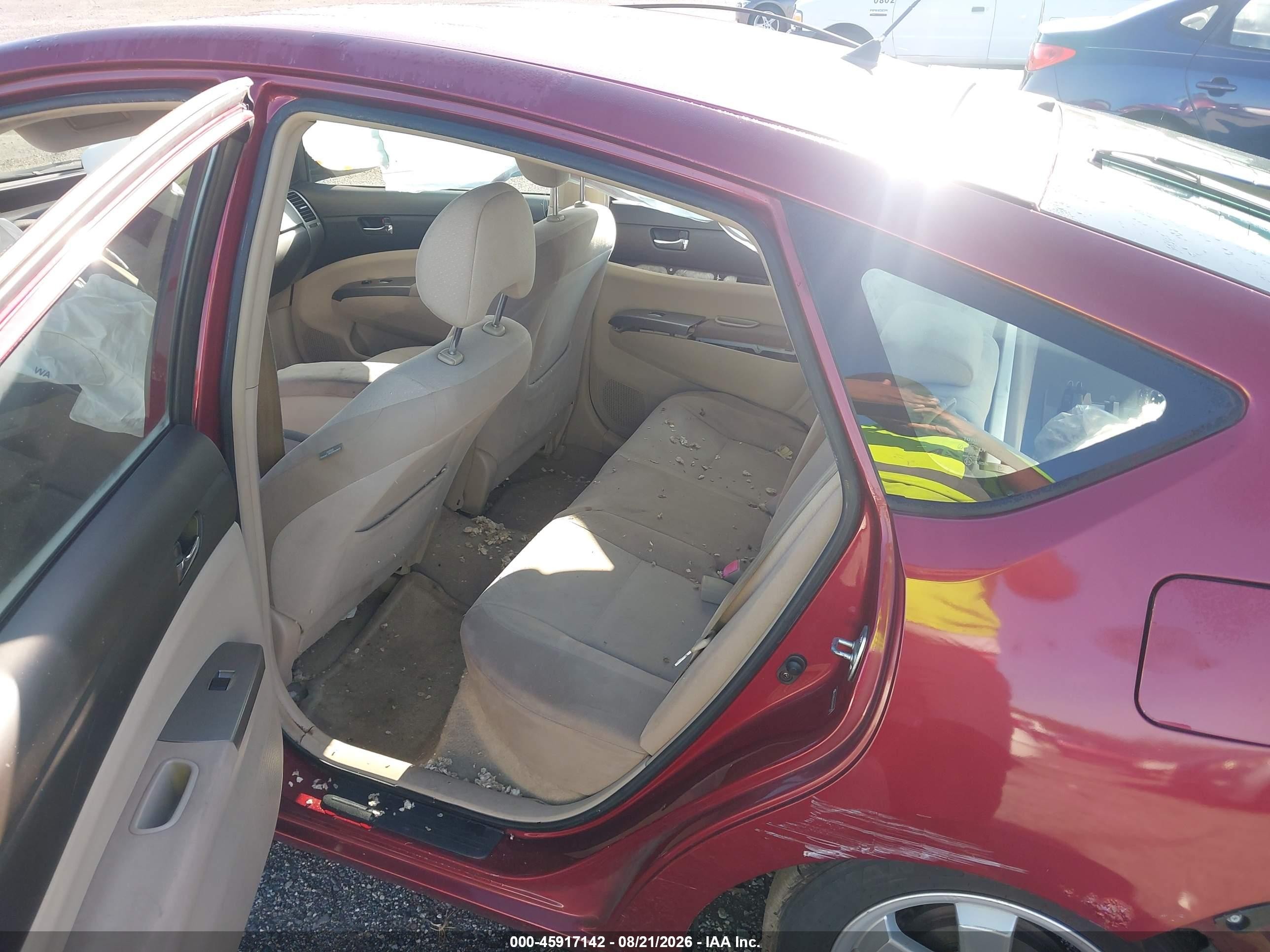 2004 Toyota Prius   Red vin: JTDKB20U540084047