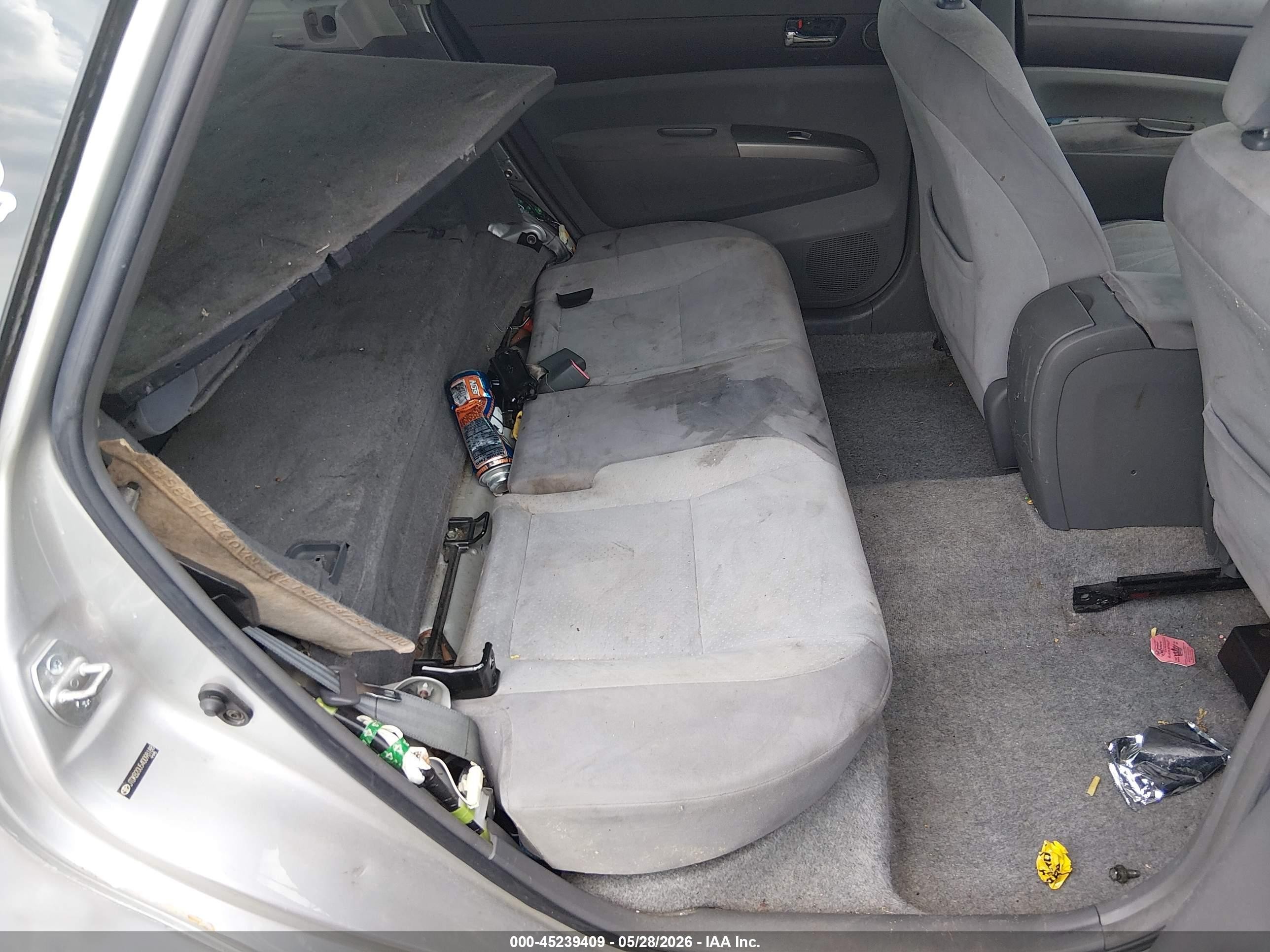 2004 Toyota Prius   Silver vin: JTDKB20U540098188