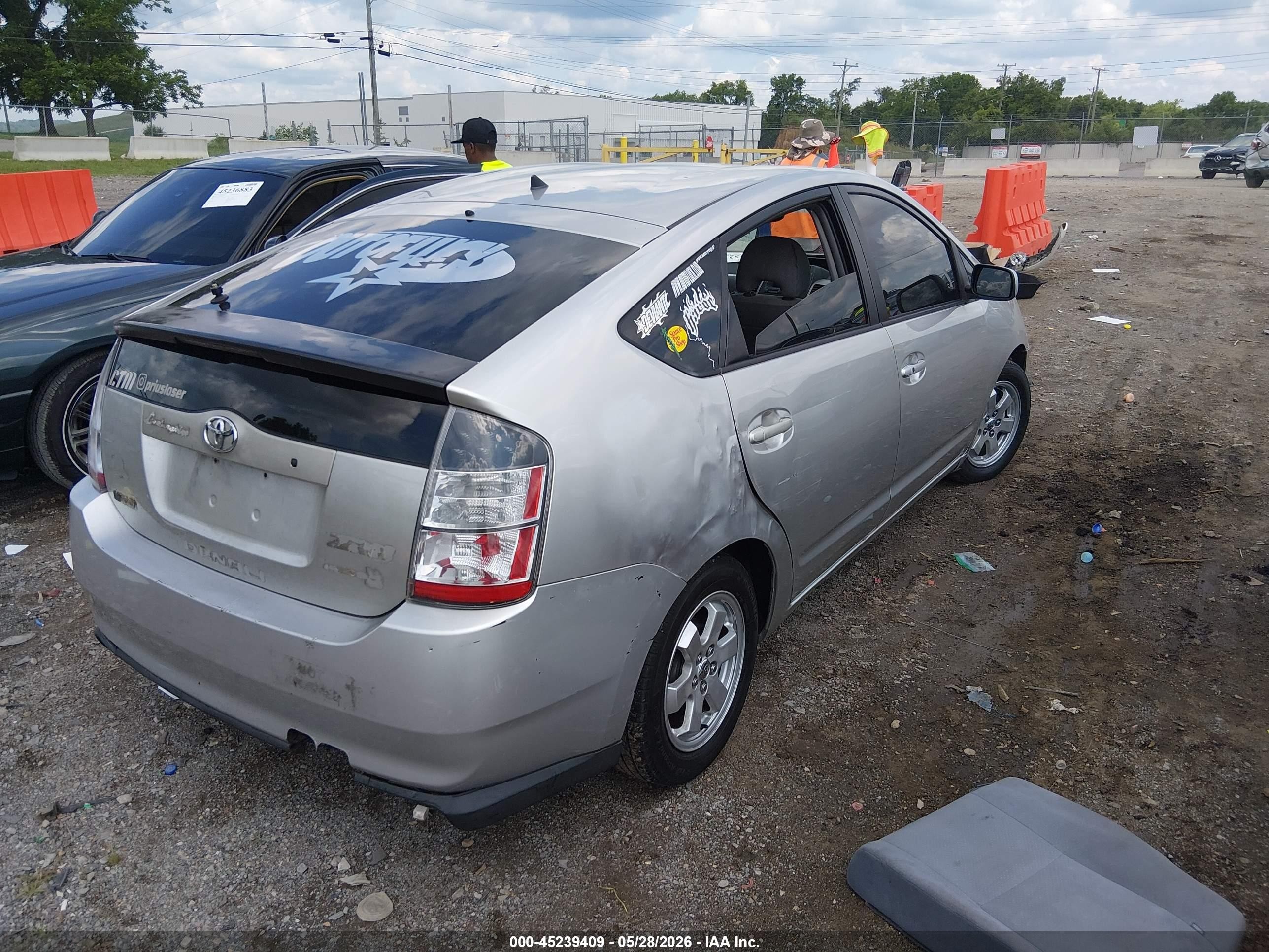 2004 Toyota Prius   Silver vin: JTDKB20U540098188