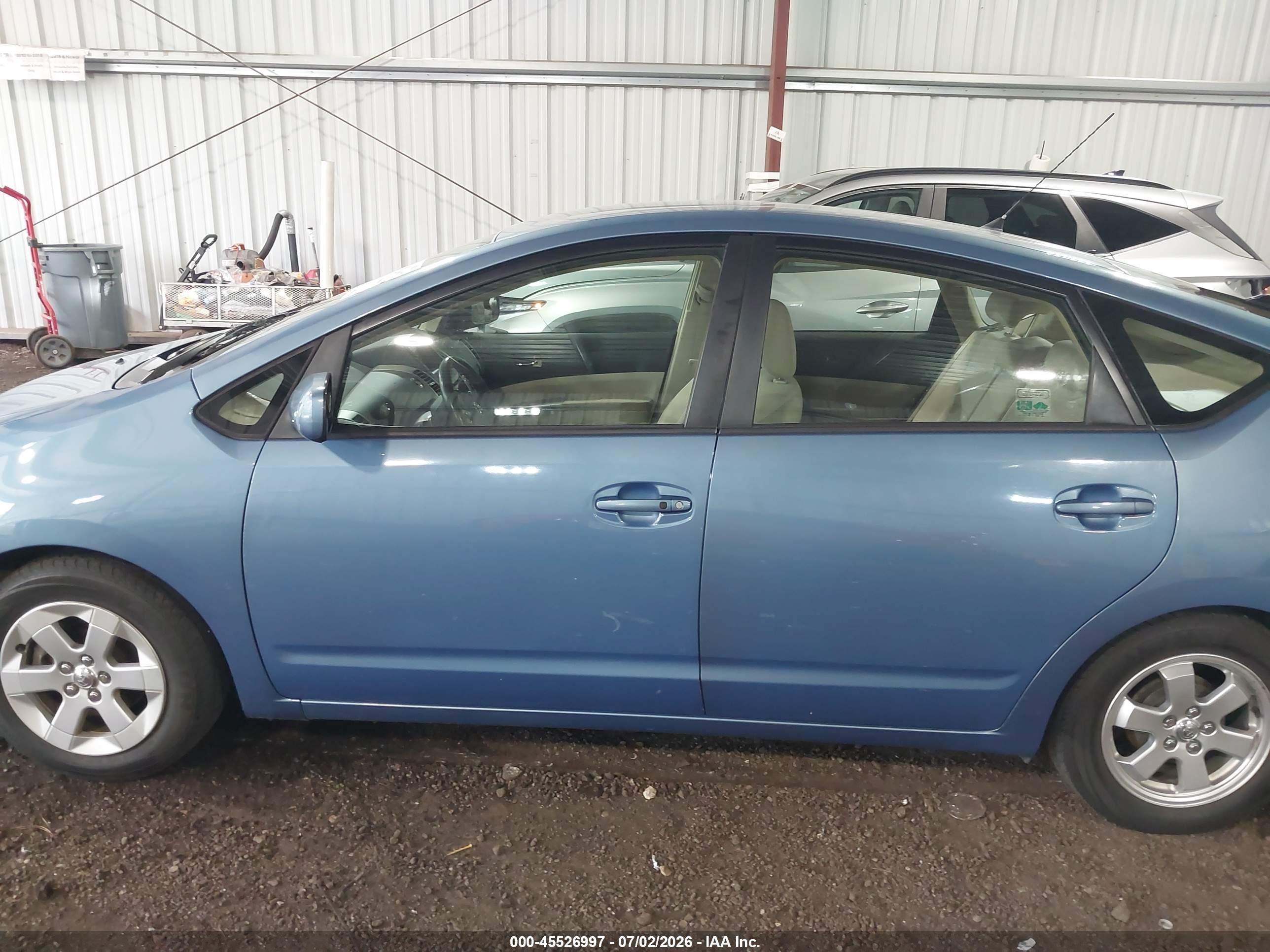 2005 Toyota Prius   Light Blue vin: JTDKB20U553033387