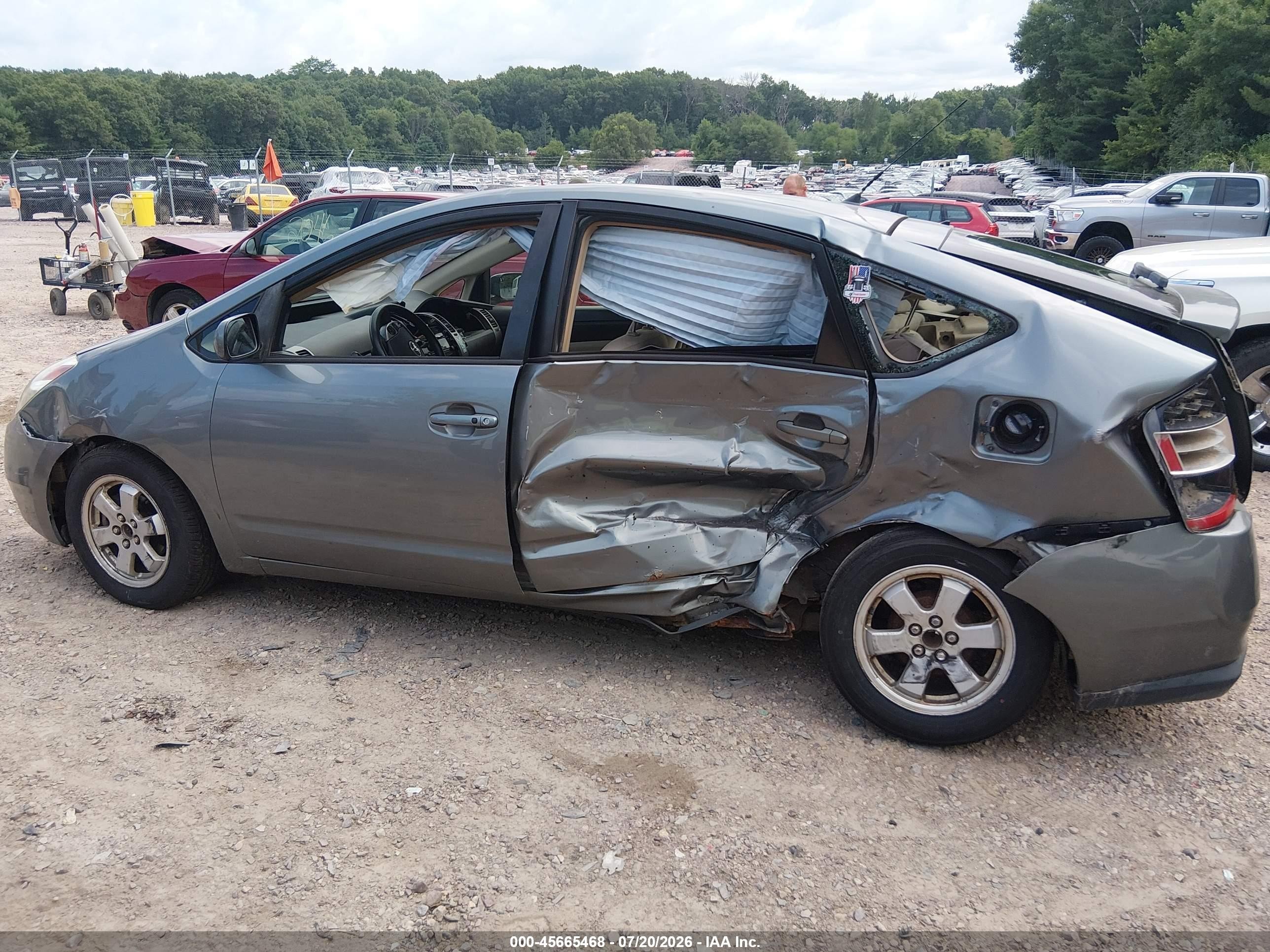 2005 Toyota Prius   Gray vin: JTDKB20U553043370