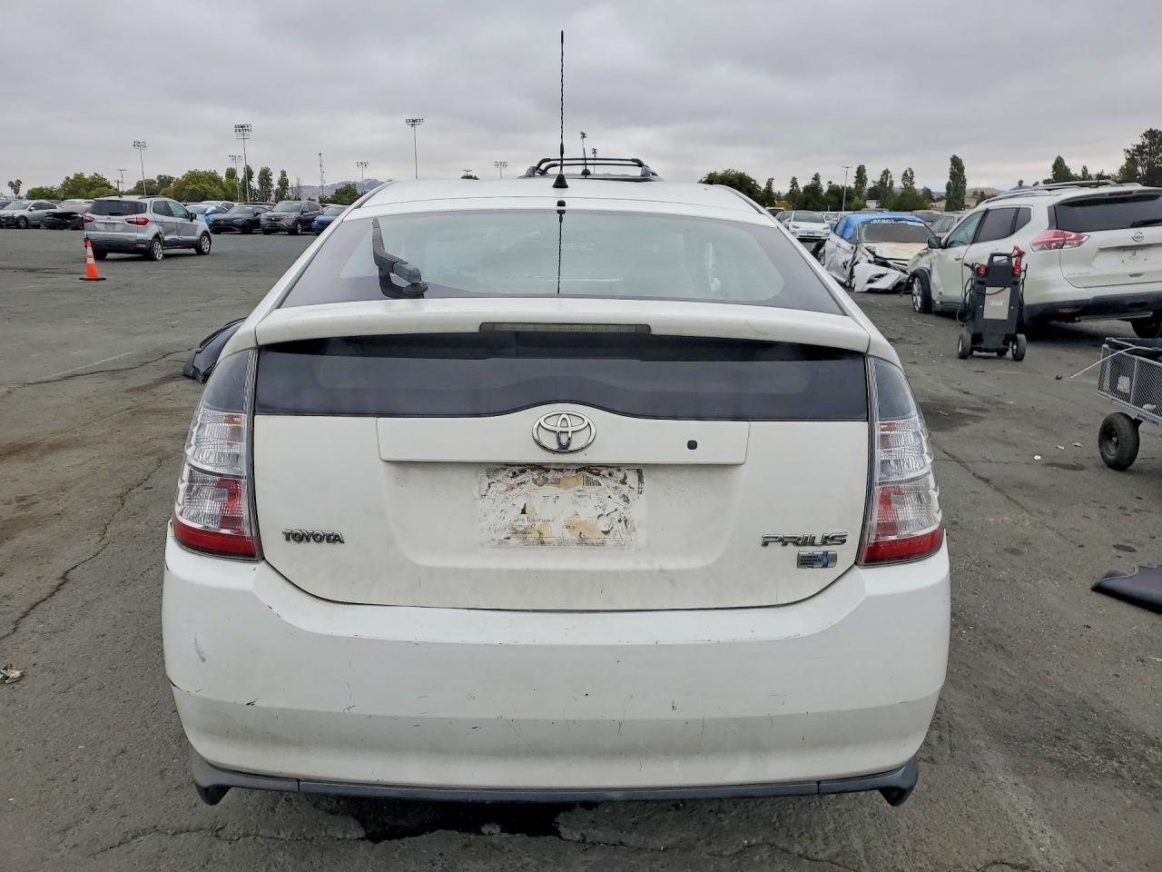 2005 Toyota Prius White vin: JTDKB20U553080404