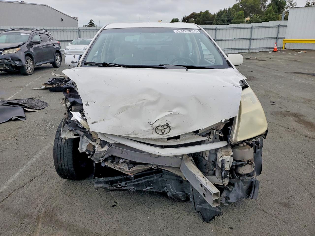 2005 Toyota Prius White vin: JTDKB20U553080404