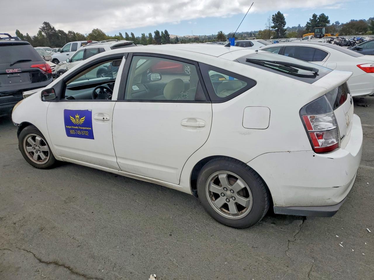 2005 Toyota Prius White vin: JTDKB20U553080404