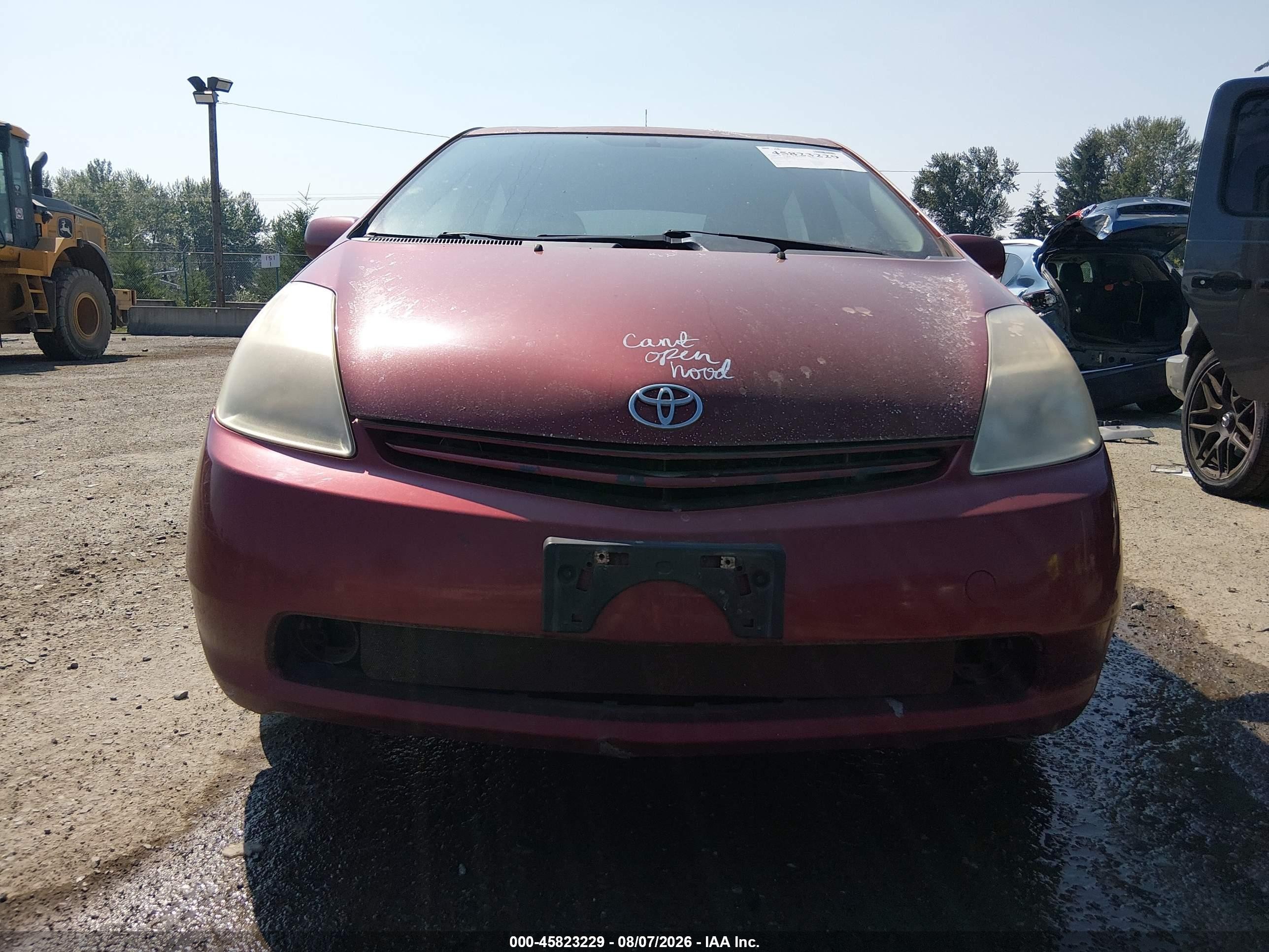 2005 Toyota Prius   Red vin: JTDKB20U553083609