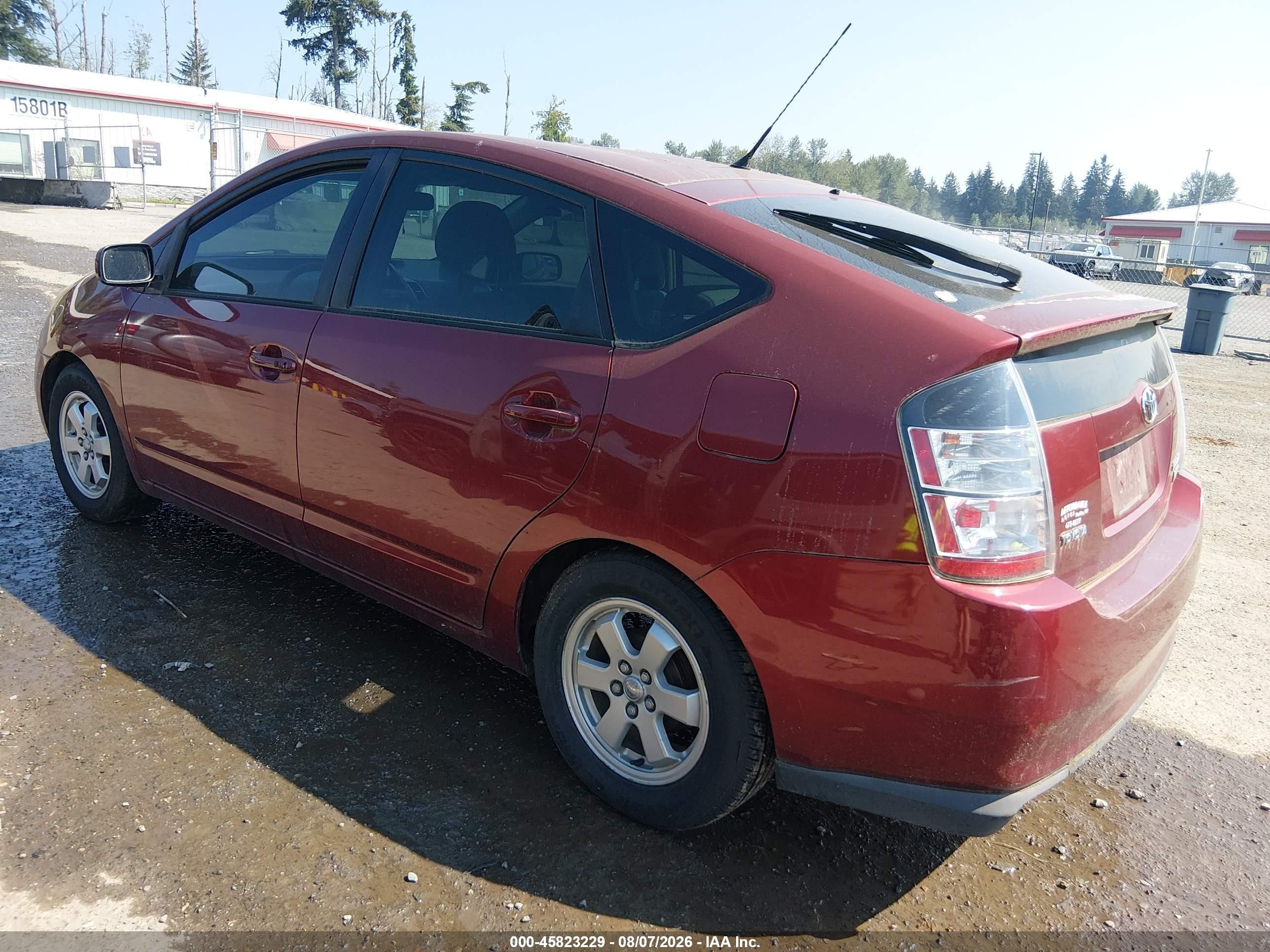 2005 Toyota Prius   Red vin: JTDKB20U553083609