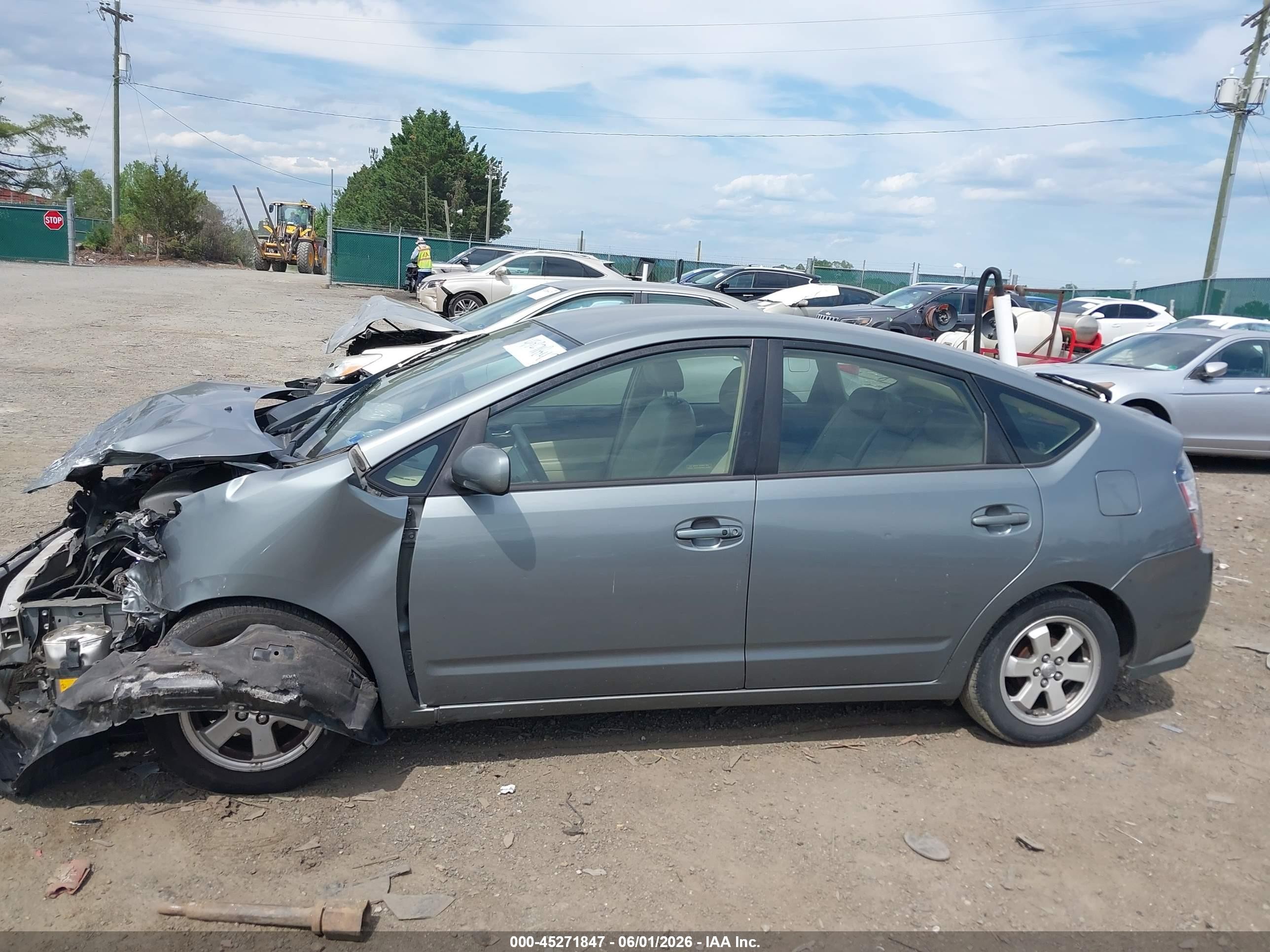 2005 Toyota Prius   Gray vin: JTDKB20U553086252