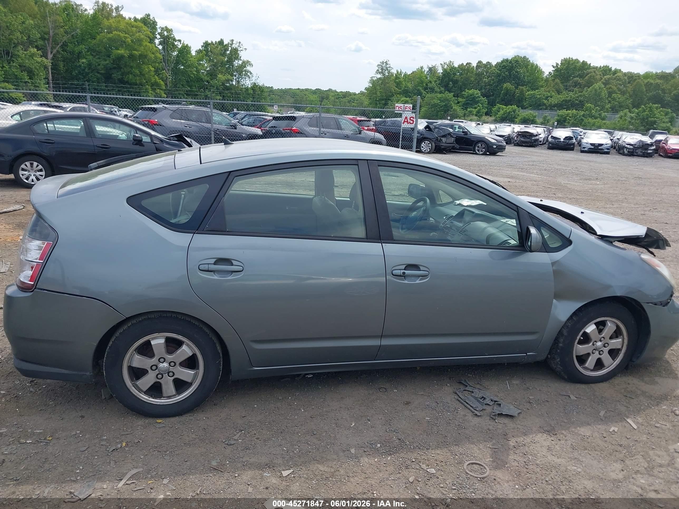 2005 Toyota Prius   Gray vin: JTDKB20U553086252