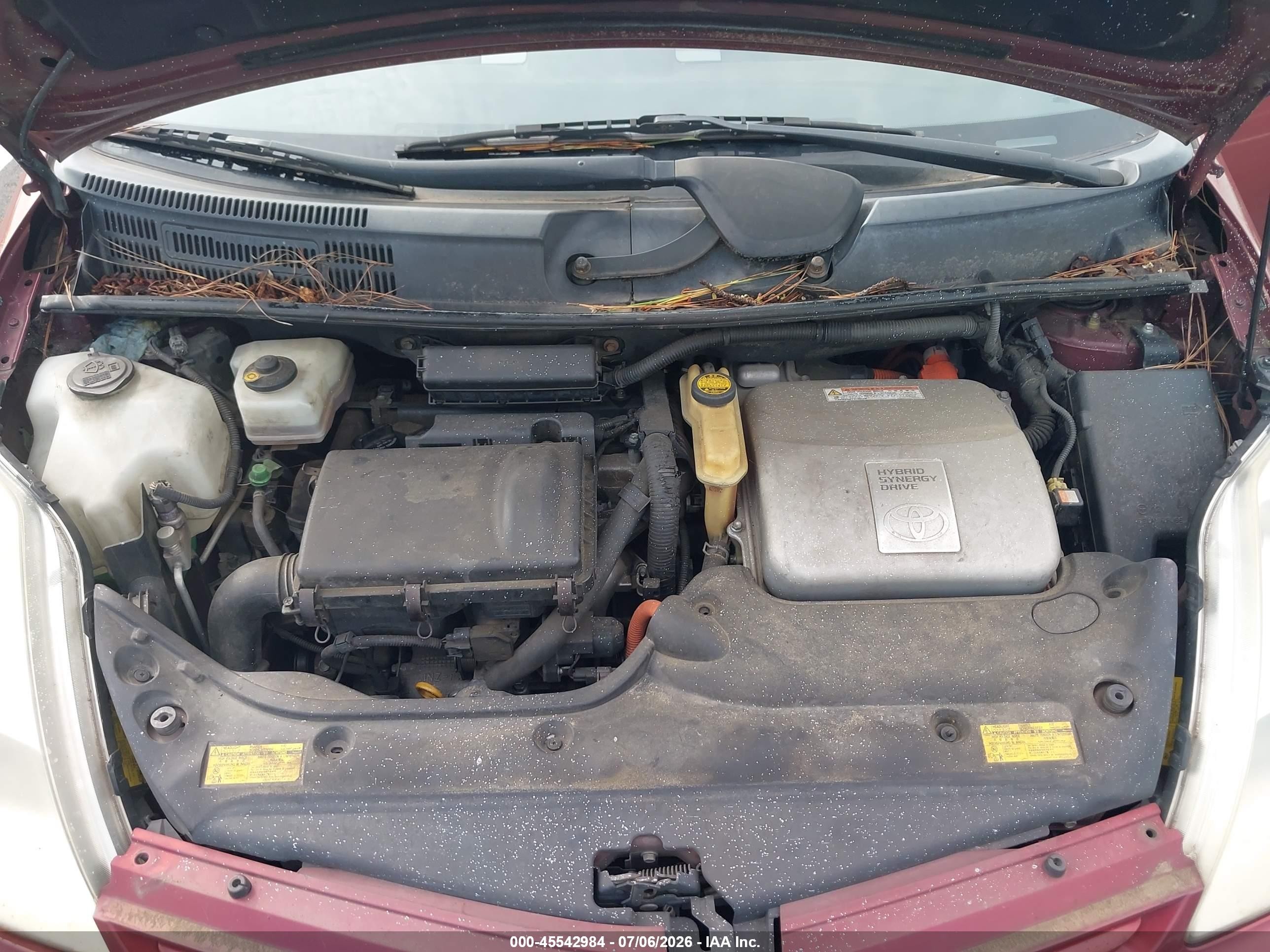 2005 Toyota Prius   Red vin: JTDKB20U553103728
