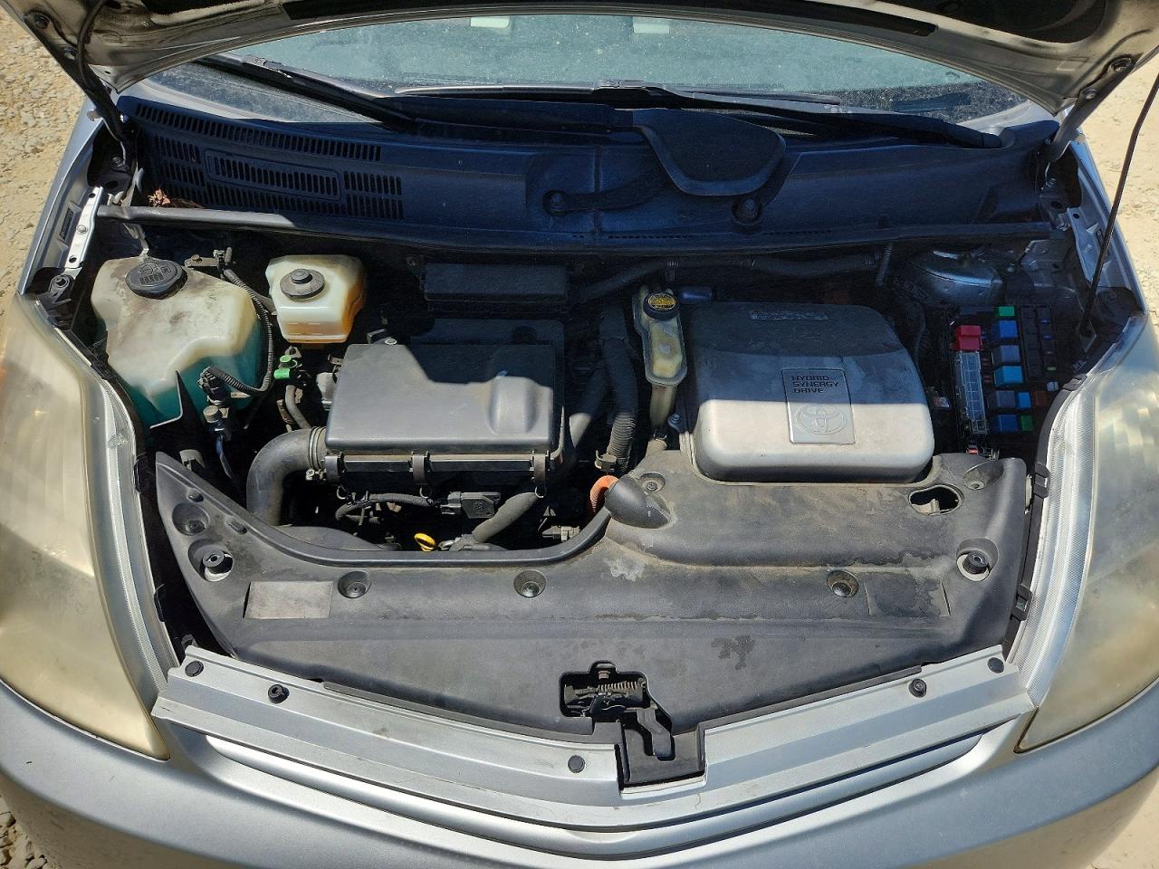 2005 Toyota Prius Base Silver vin: JTDKB20U557020986