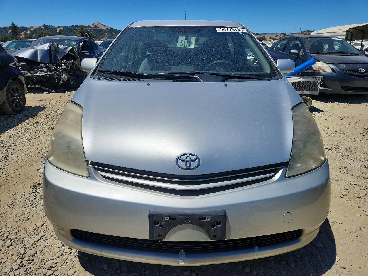2005 Toyota Prius Base Silver vin: JTDKB20U557020986