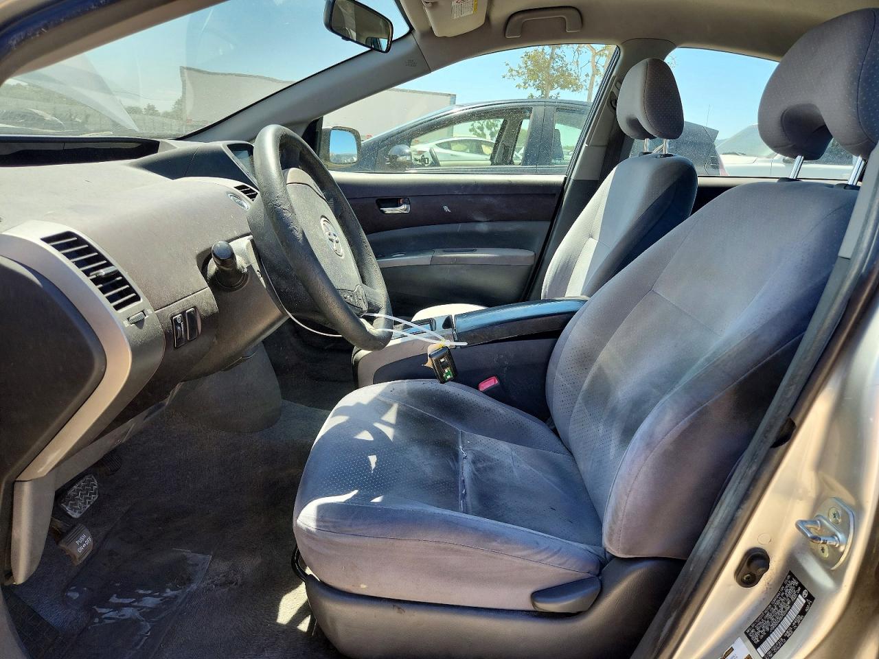 2005 Toyota Prius Base Silver vin: JTDKB20U557020986