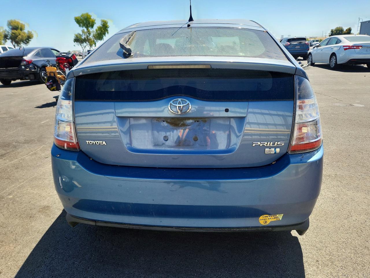 2005 Toyota Prius Base Blue vin: JTDKB20U557038162