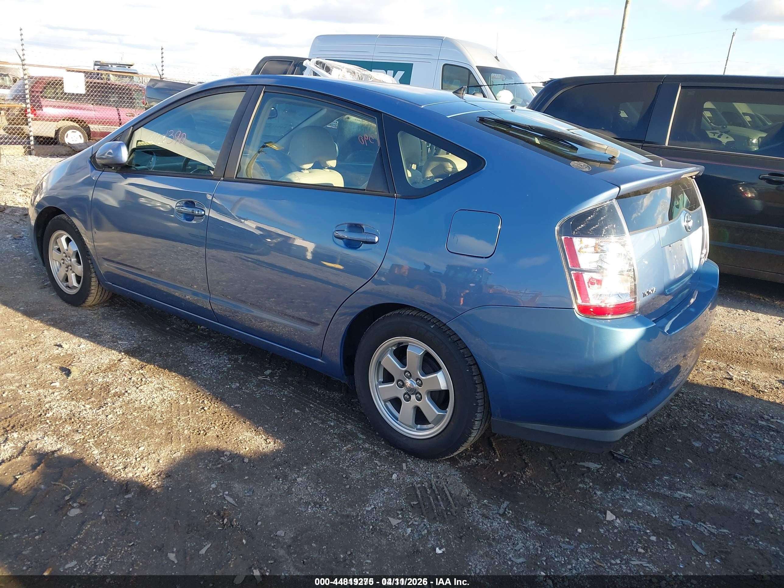 2005 Toyota Prius   Light Blue vin: JTDKB20U557048397