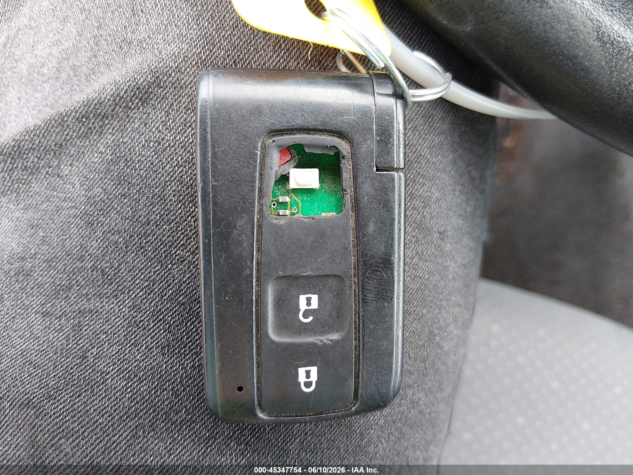 2006 Toyota Prius   Silver vin: JTDKB20U563139100