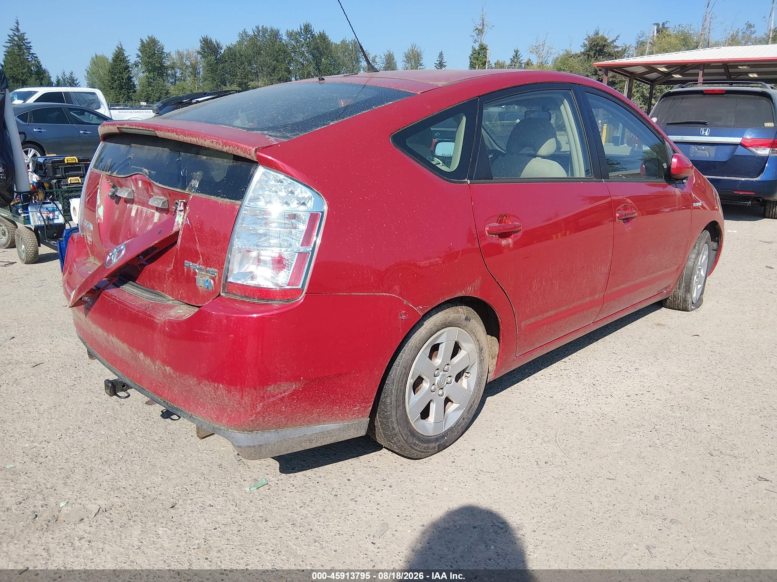 2006 Toyota Prius   Red vin: JTDKB20U563198440