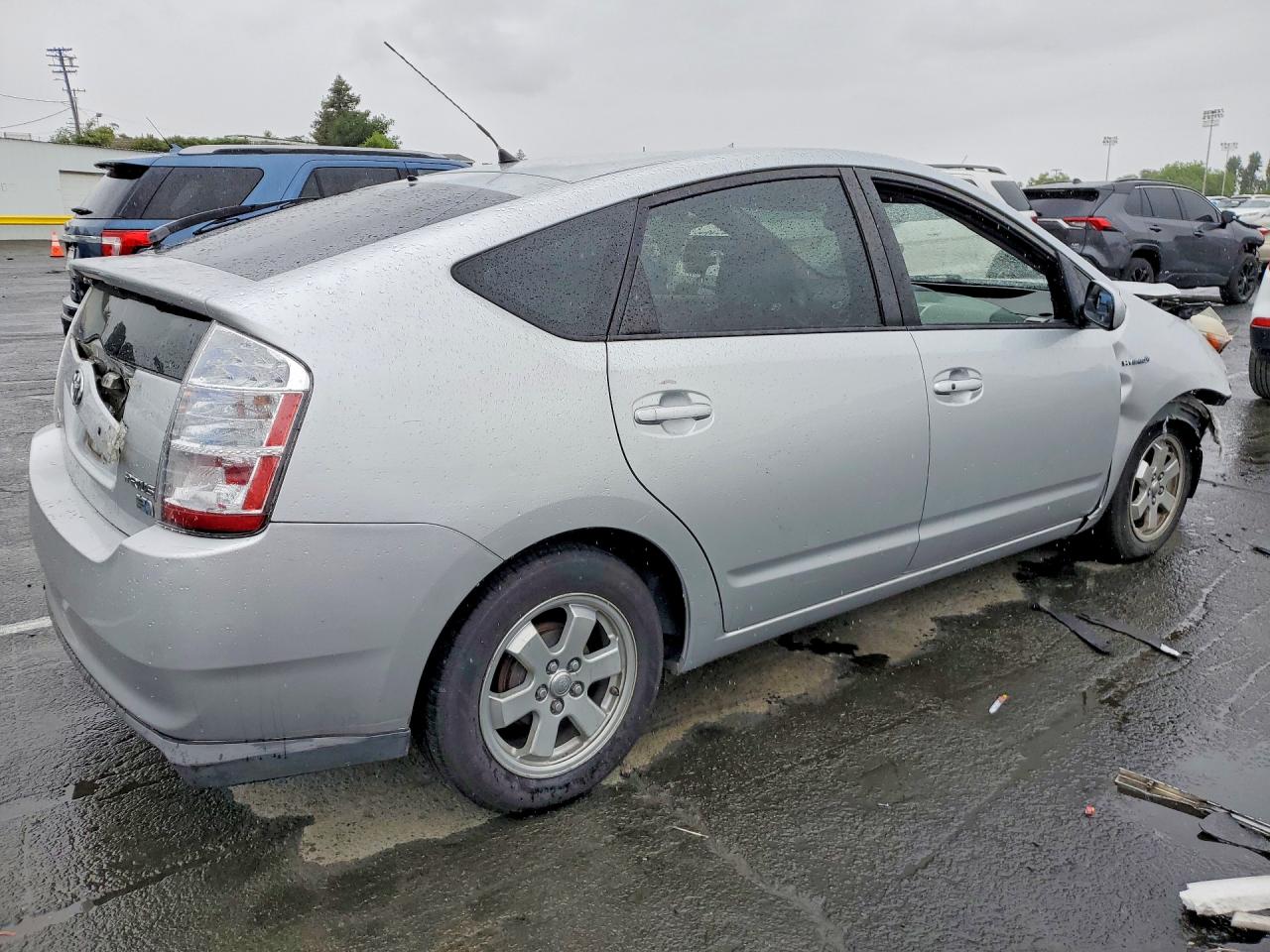 2006 Toyota Prius Base Silver vin: JTDKB20U567074807