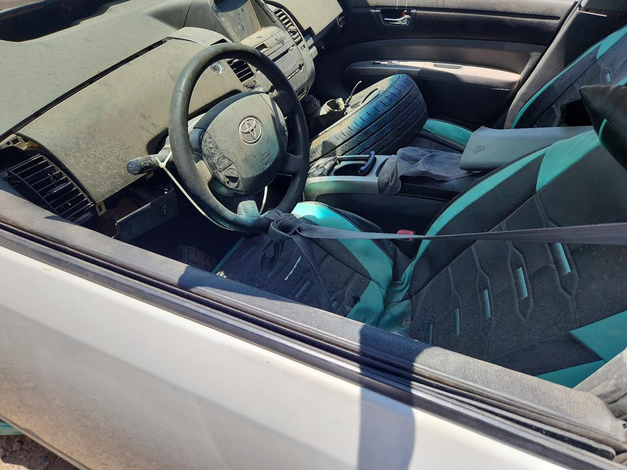 2006 Toyota Prius Base Белый vin: JTDKB20U567500995