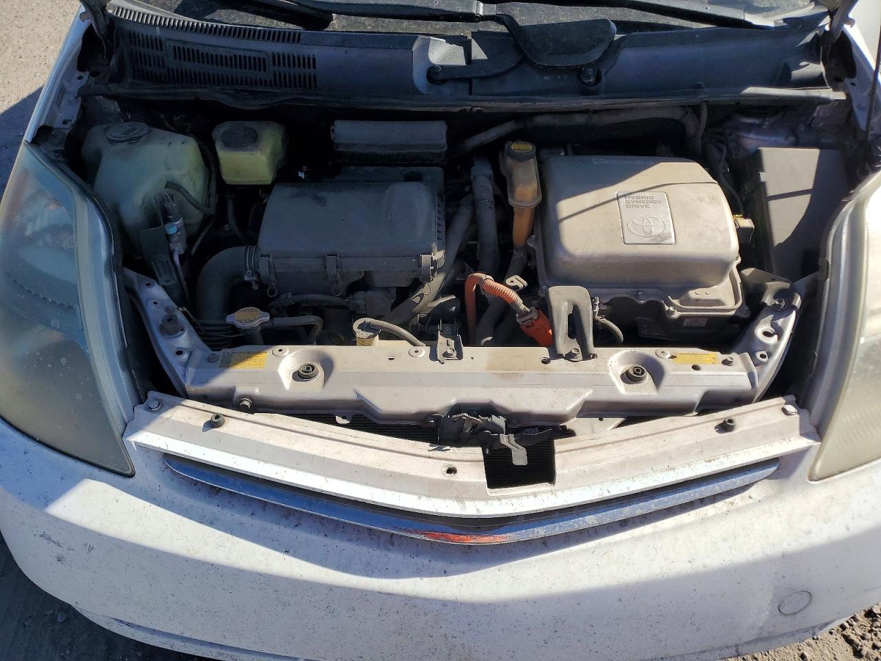 2006 Toyota Prius Base Белый vin: JTDKB20U567500995