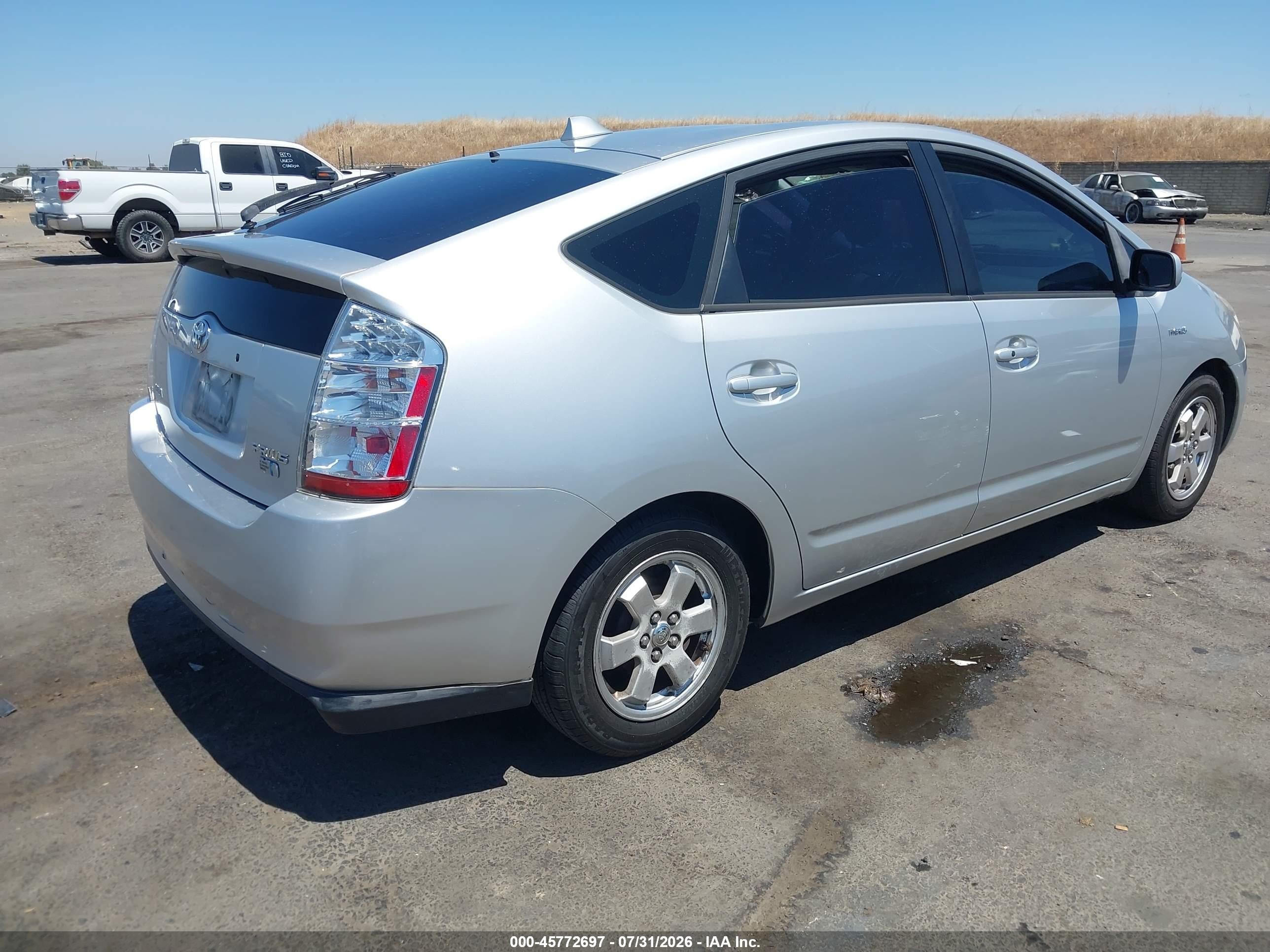 2006 Toyota Prius   Silver vin: JTDKB20U567502715