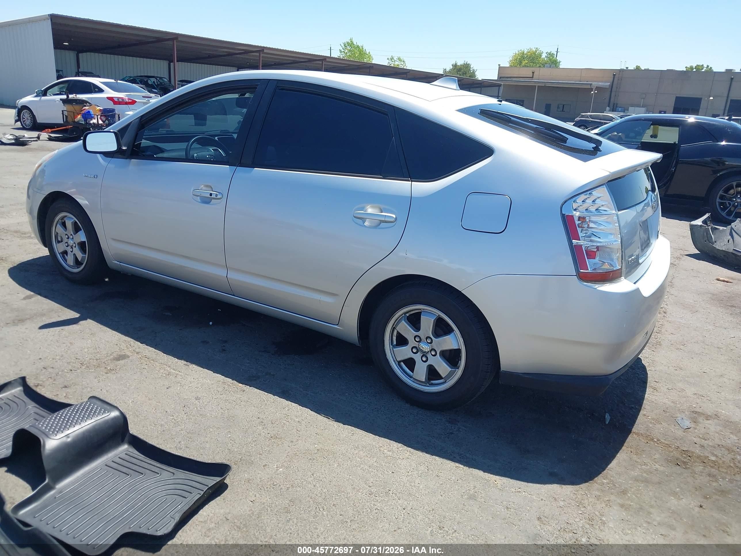 2006 Toyota Prius   Silver vin: JTDKB20U567502715