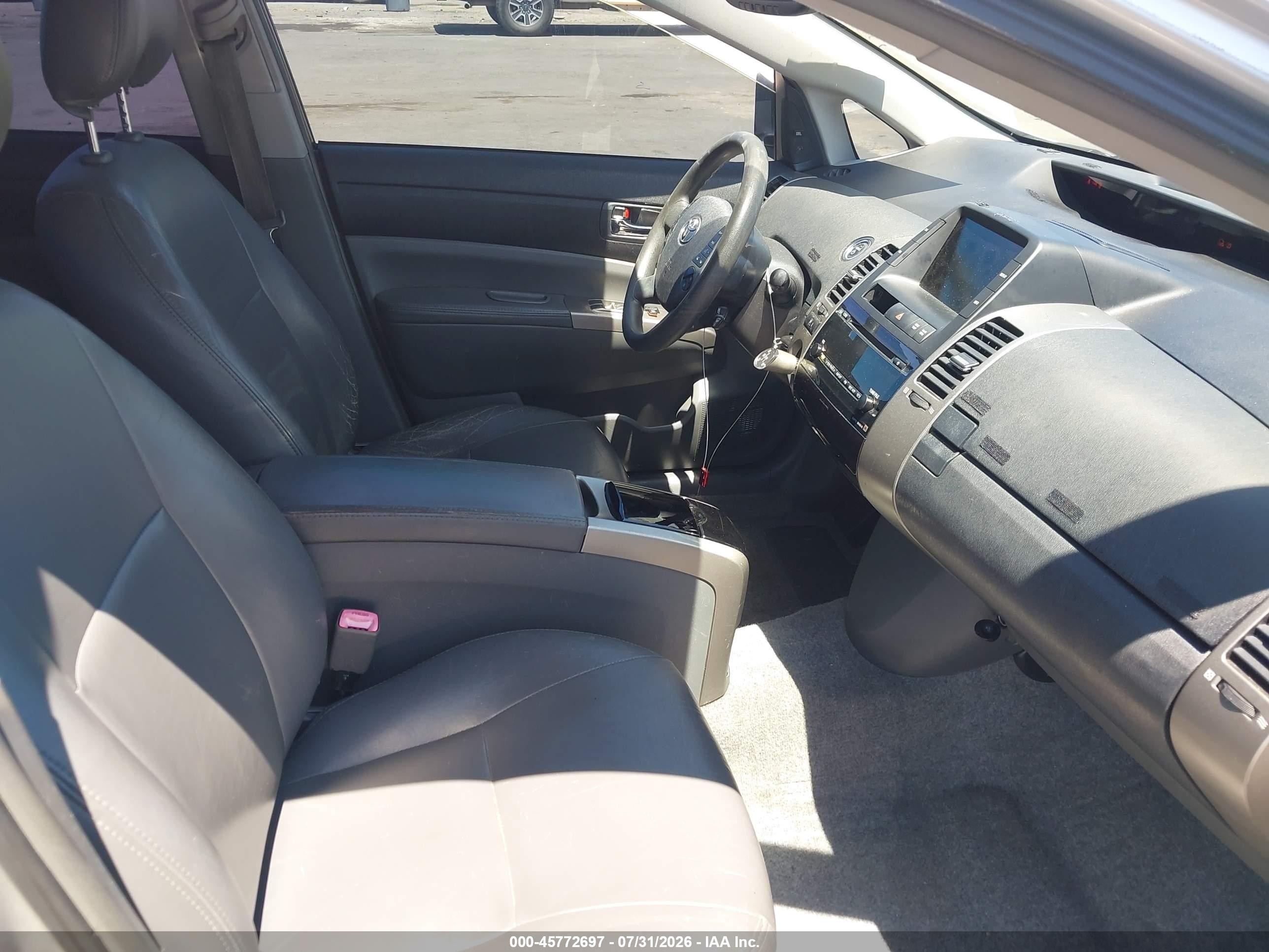 2006 Toyota Prius   Silver vin: JTDKB20U567502715