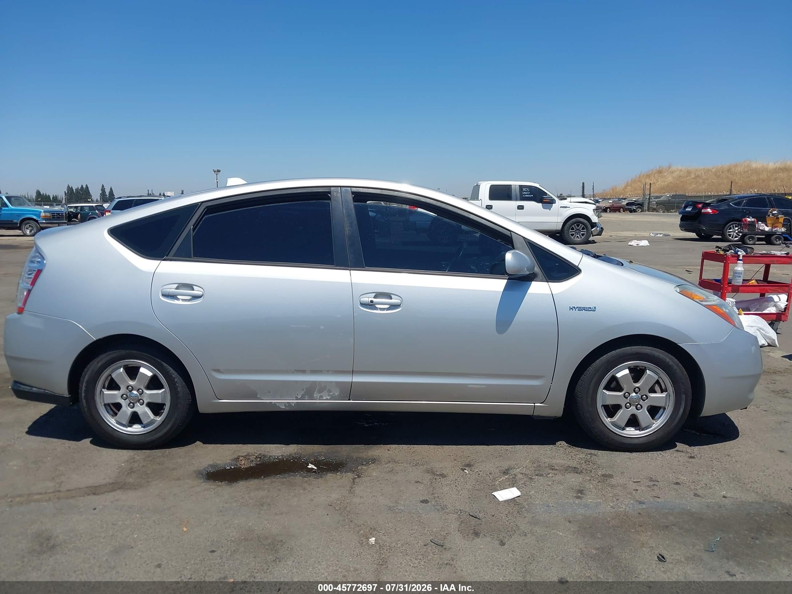 2006 Toyota Prius   Silver vin: JTDKB20U567502715