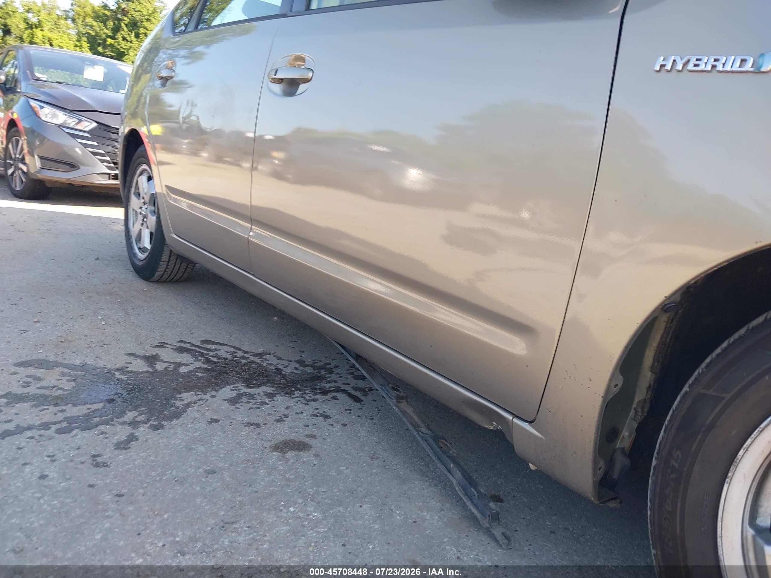 2006 Toyota Prius   Gold vin: JTDKB20U567530093