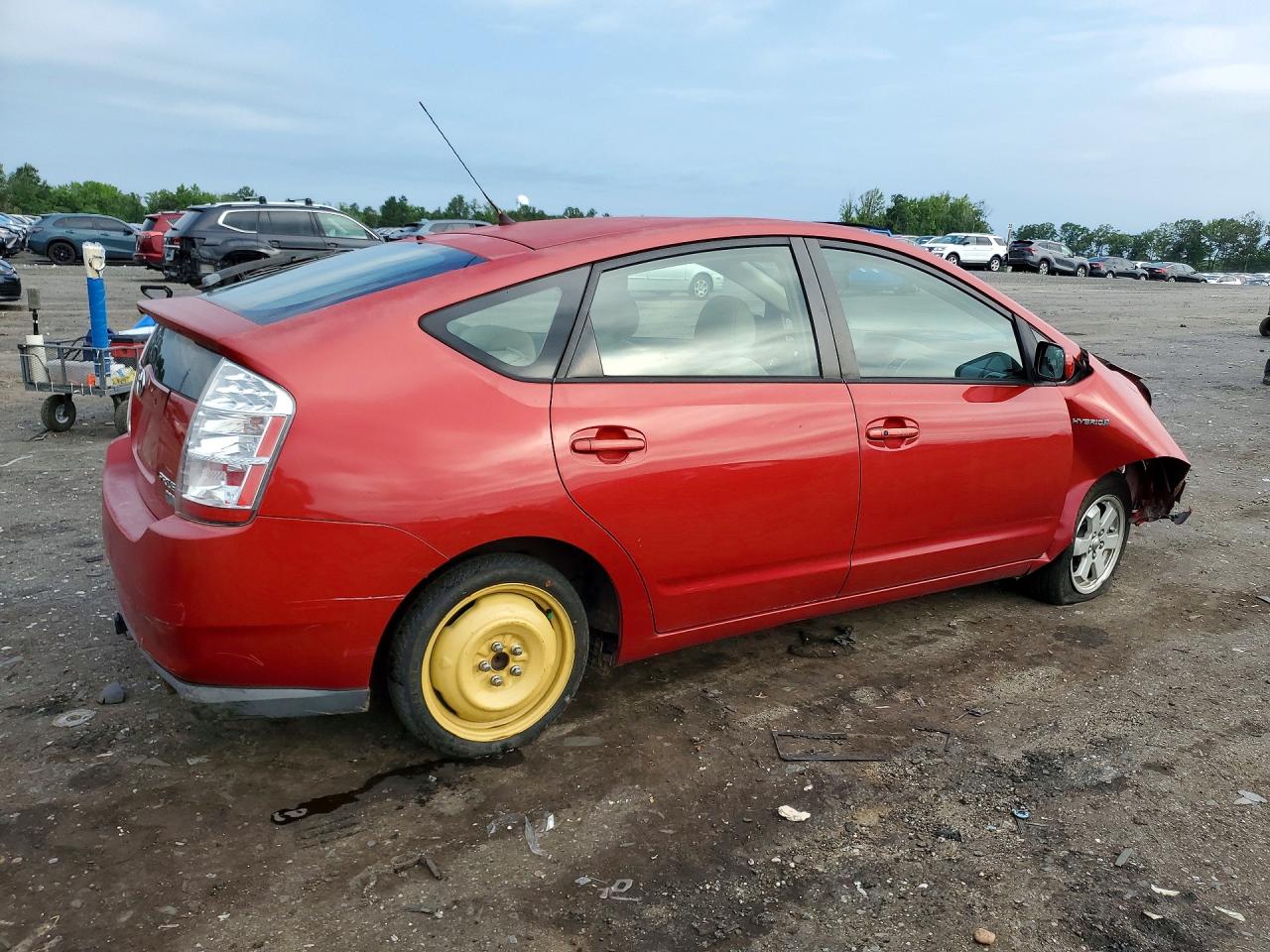 2006 Toyota Prius Base Красный vin: JTDKB20U567532216
