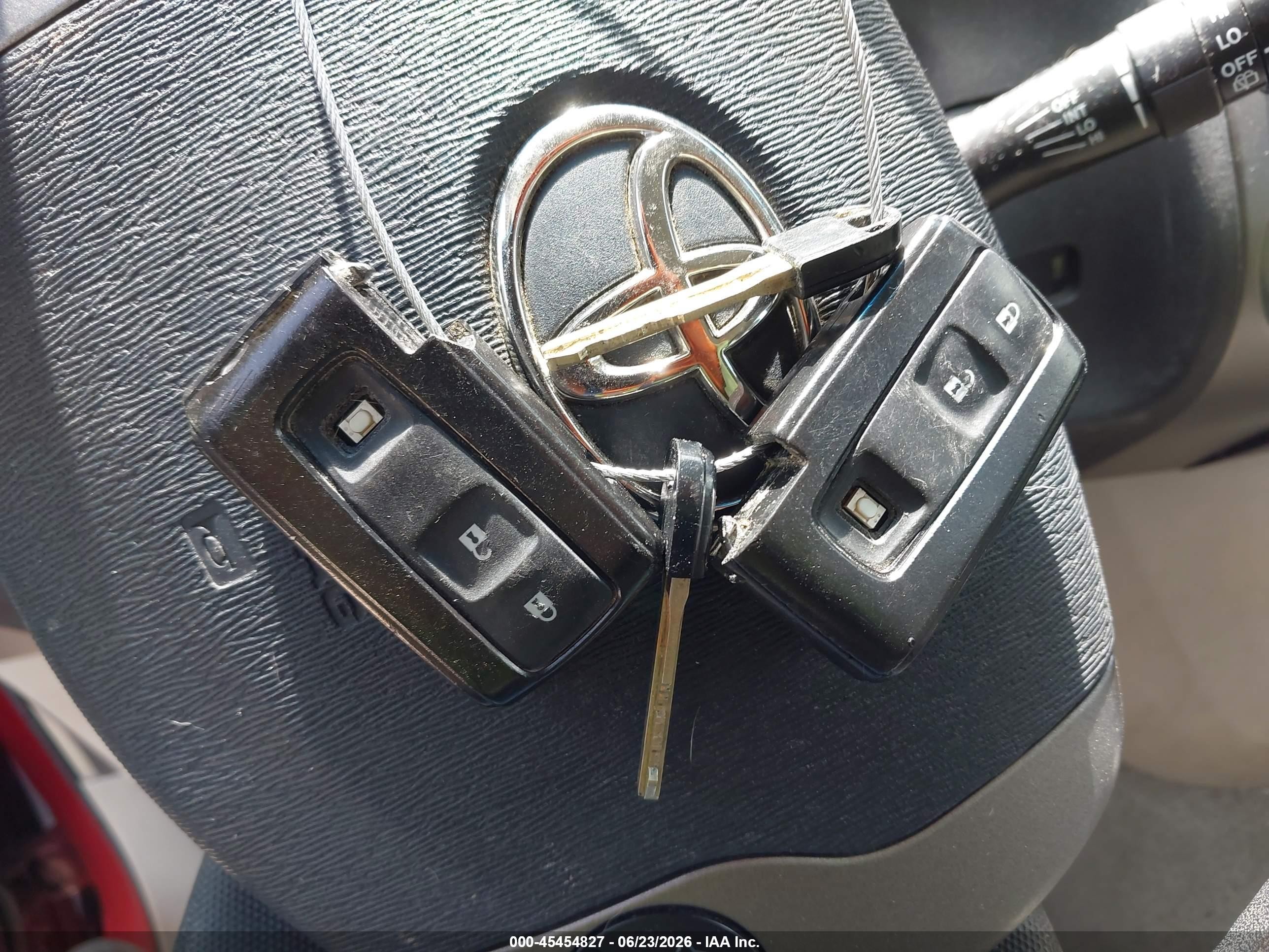 2006 Toyota Prius   Blue vin: JTDKB20U567532961