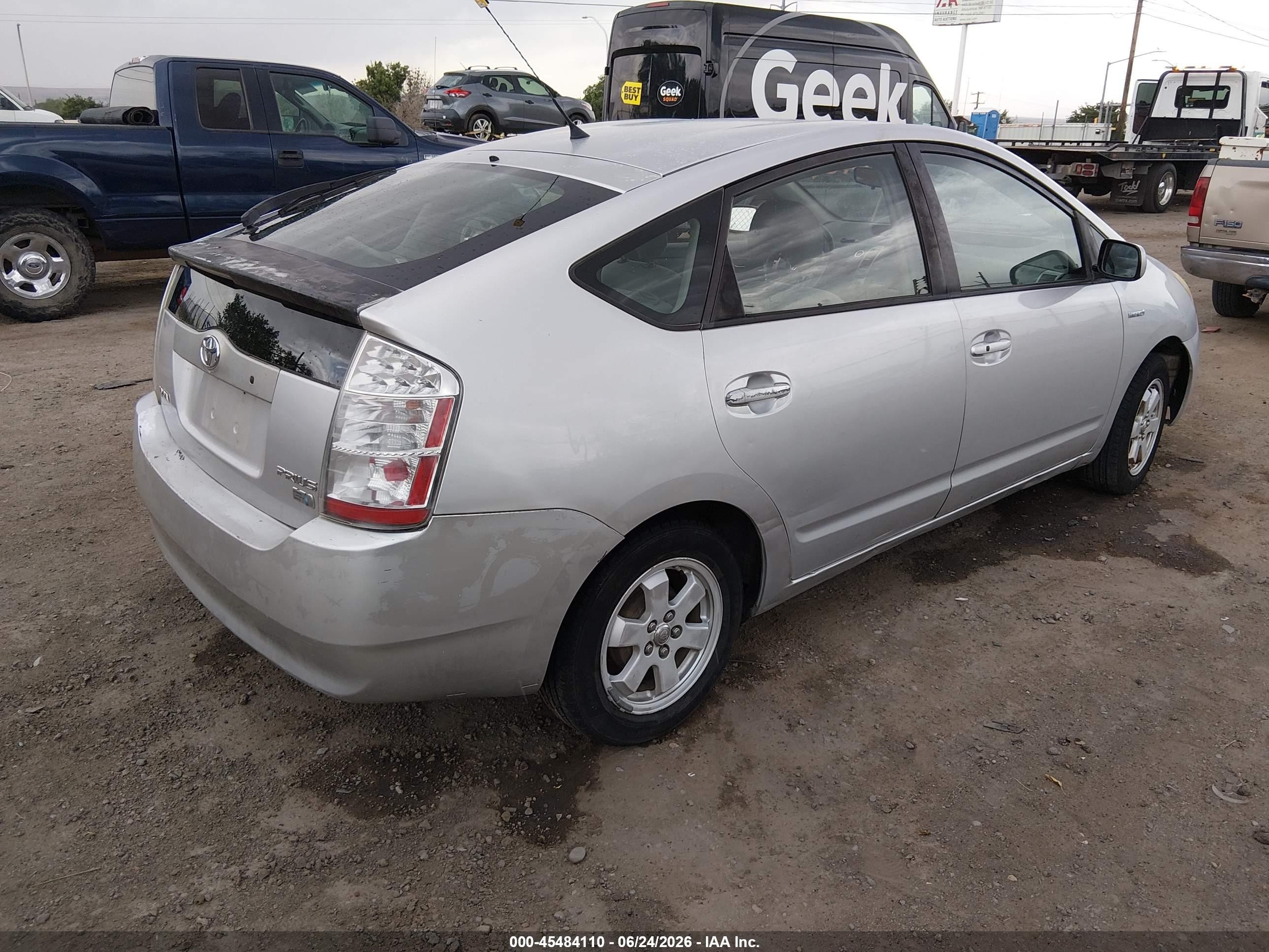 2006 Toyota Prius   Silver vin: JTDKB20U567536749