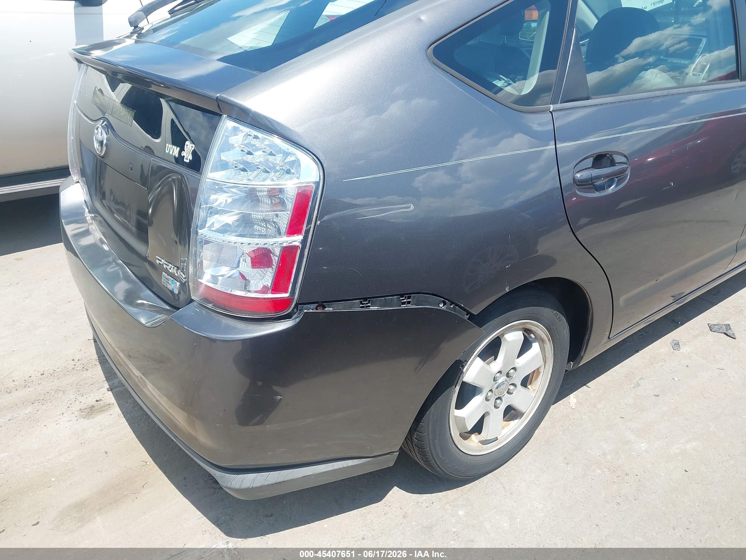 2007 Toyota Prius   Gray vin: JTDKB20U573205520