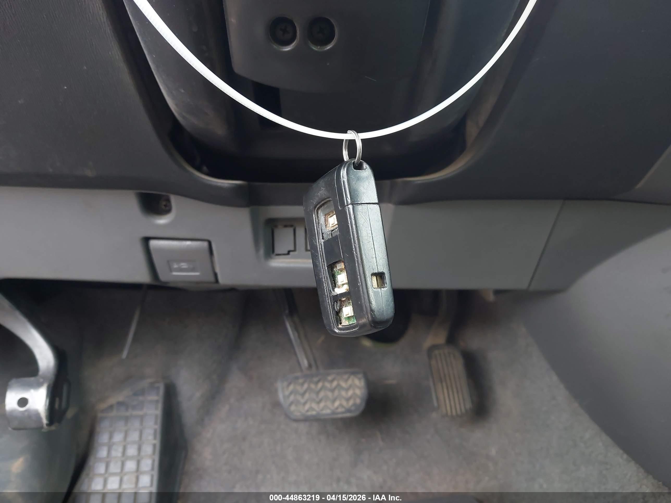 2007 Toyota Prius   White vin: JTDKB20U573258704